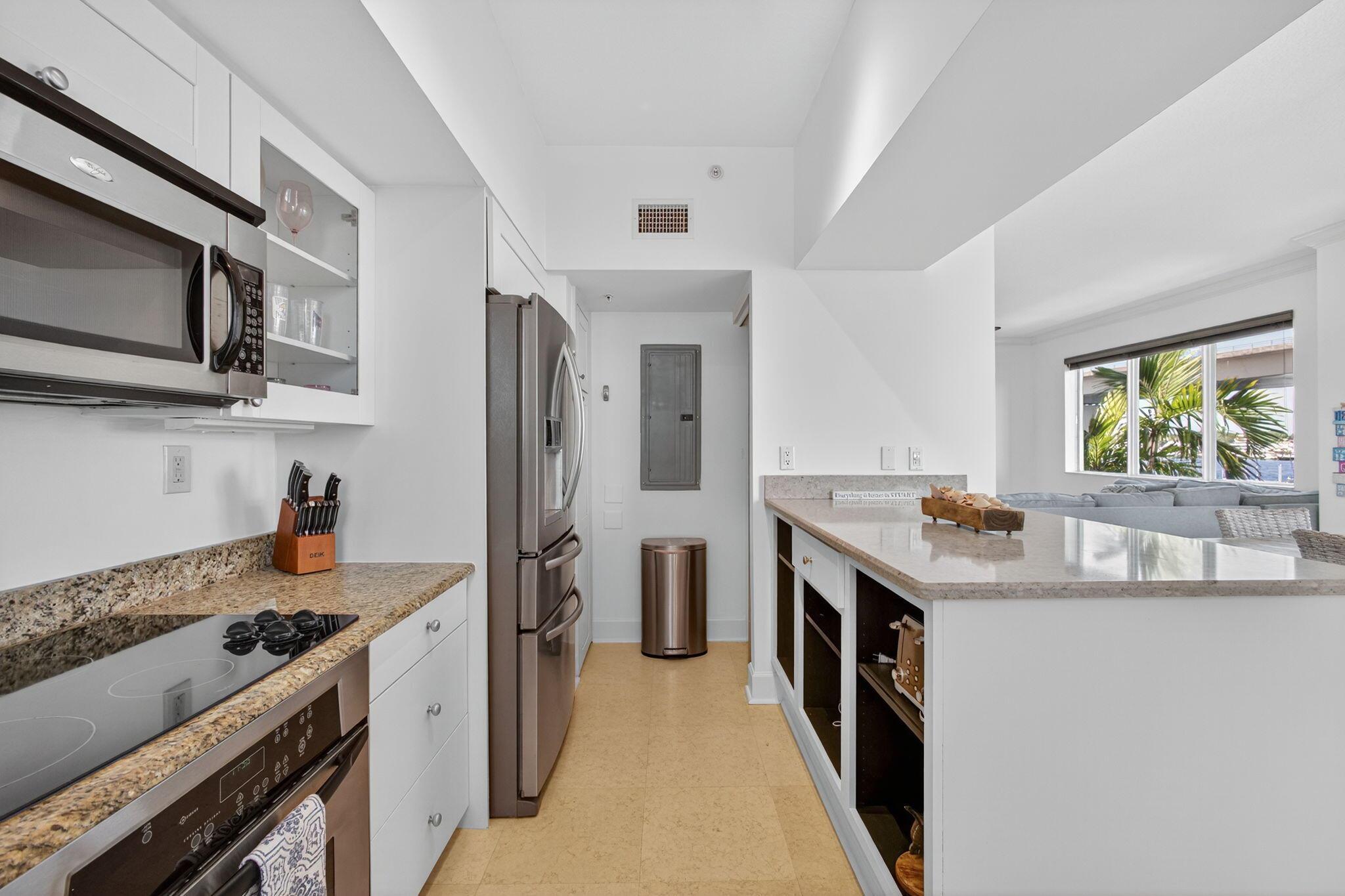 HARBORAGE YACHT CONDO - Residential Lease