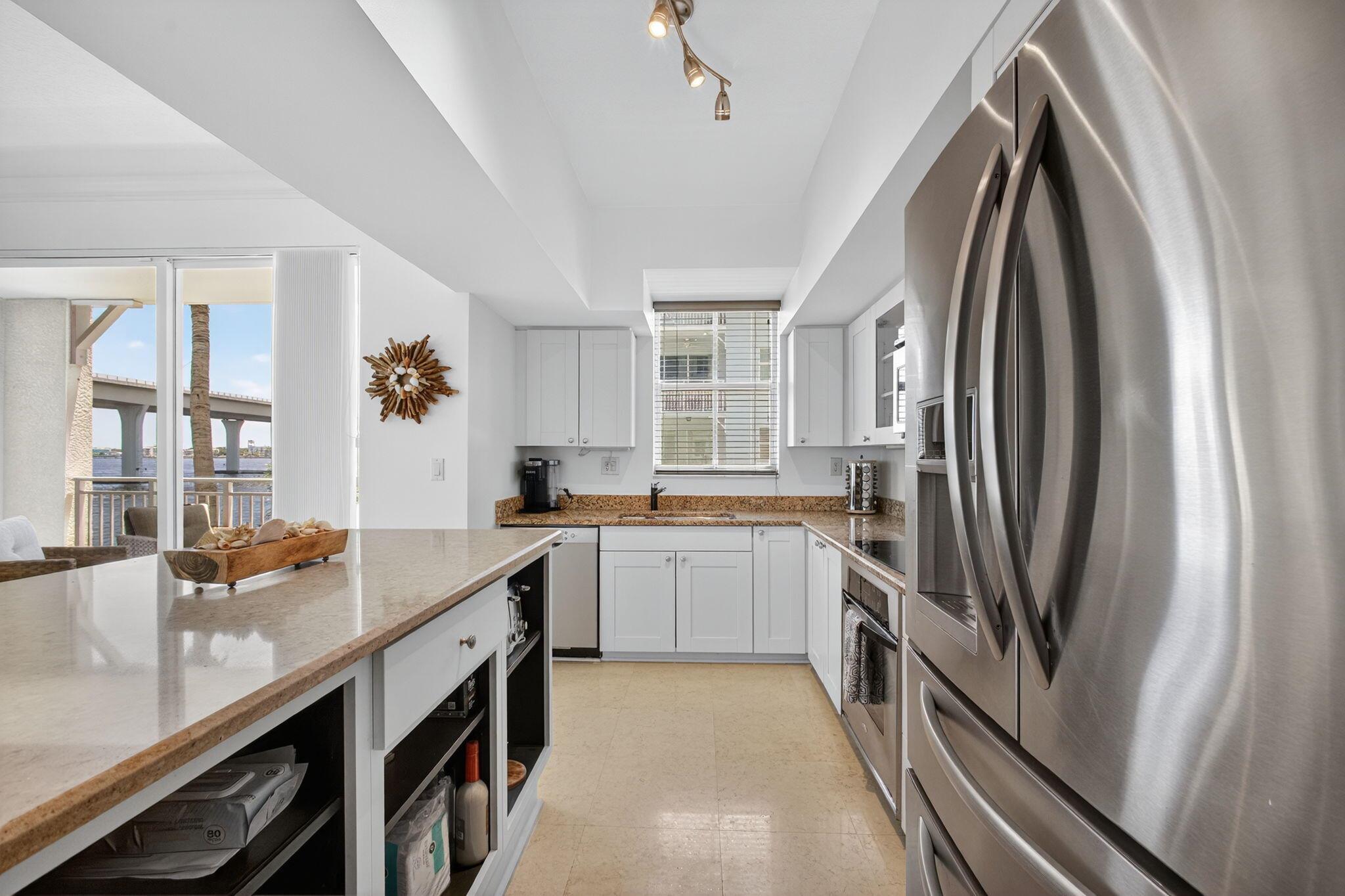 HARBORAGE YACHT CONDO - Residential Lease