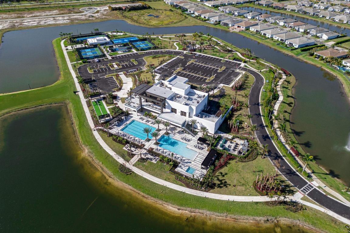 TELARO AT SOUTHERN GROVE - Residential