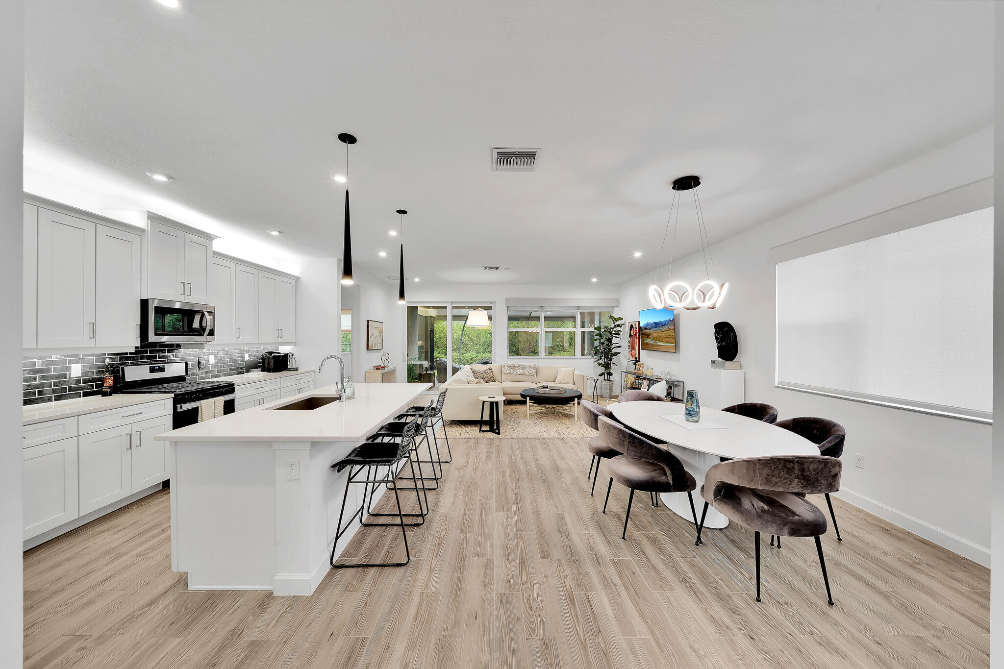 TELARO AT SOUTHERN GROVE - Residential