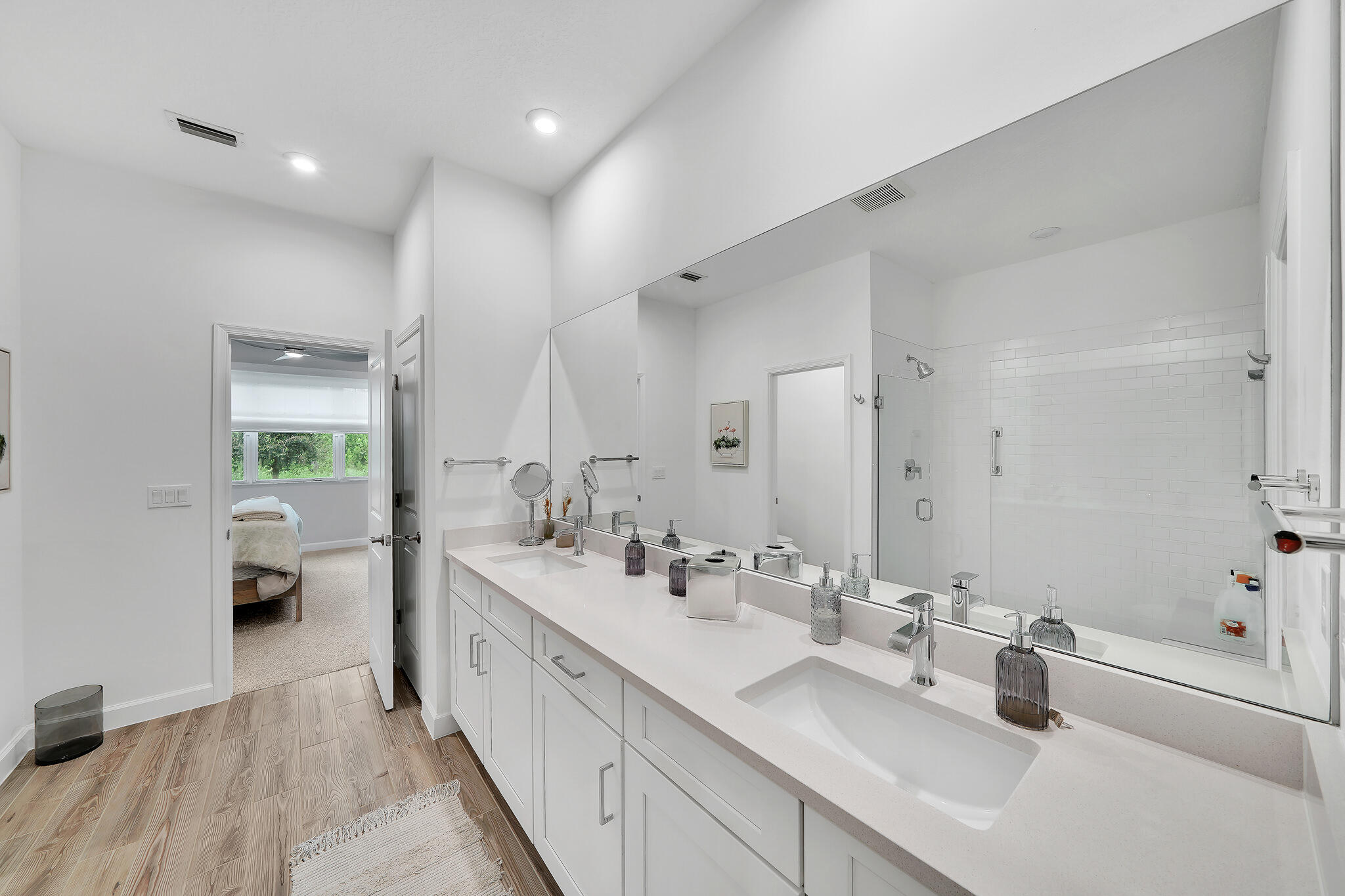 TELARO AT SOUTHERN GROVE - Residential