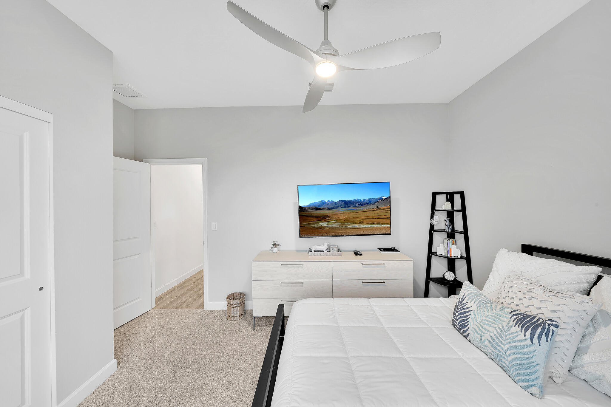 TELARO AT SOUTHERN GROVE - Residential