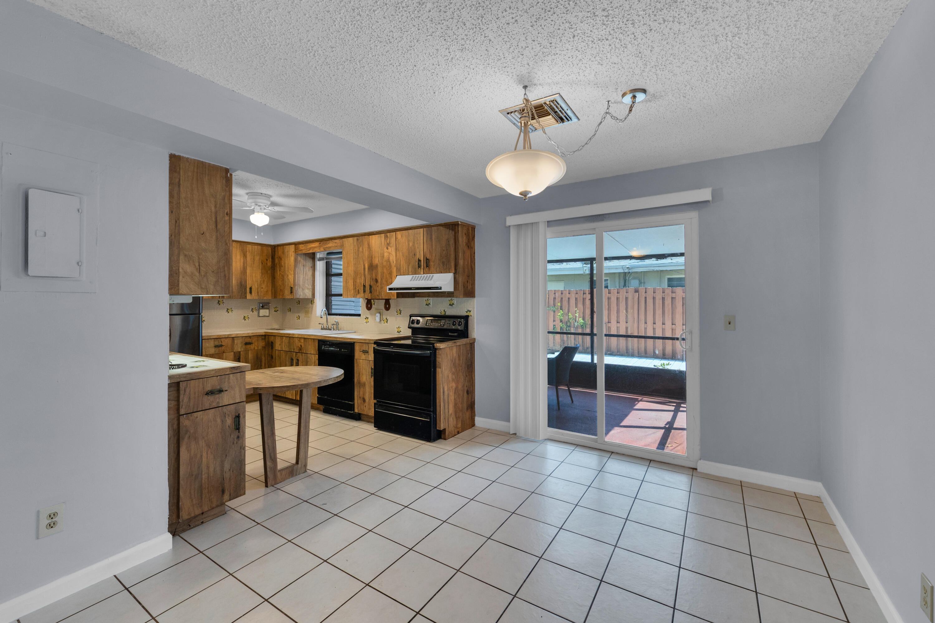 608-612 NE 21st Court
