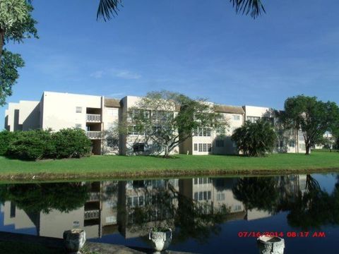 Condominium in Fort Lauderdale FL 5830 64th Ave Ave.jpg