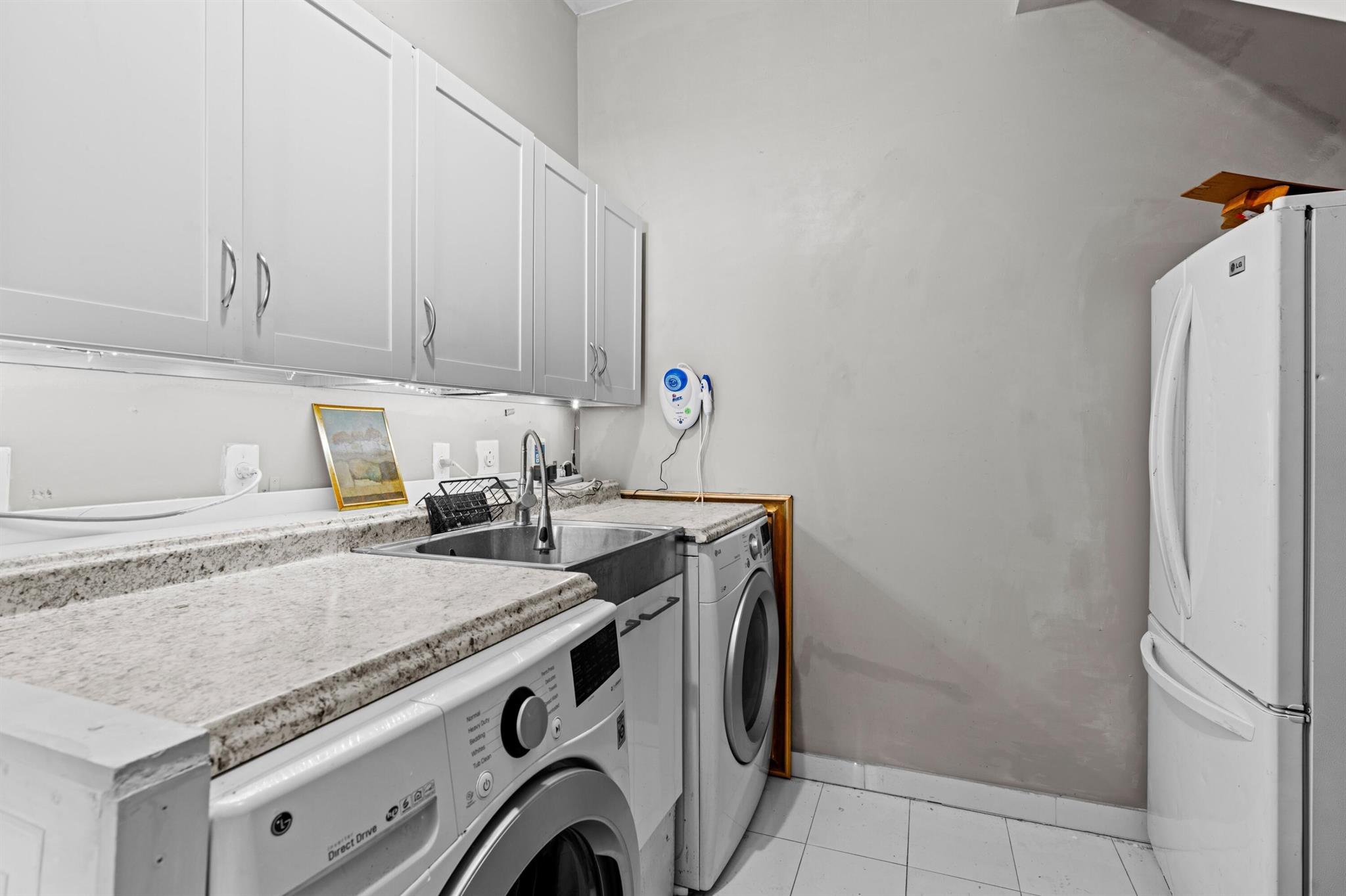 LAUDERDALE PARK 6-33 1/2 - Residential