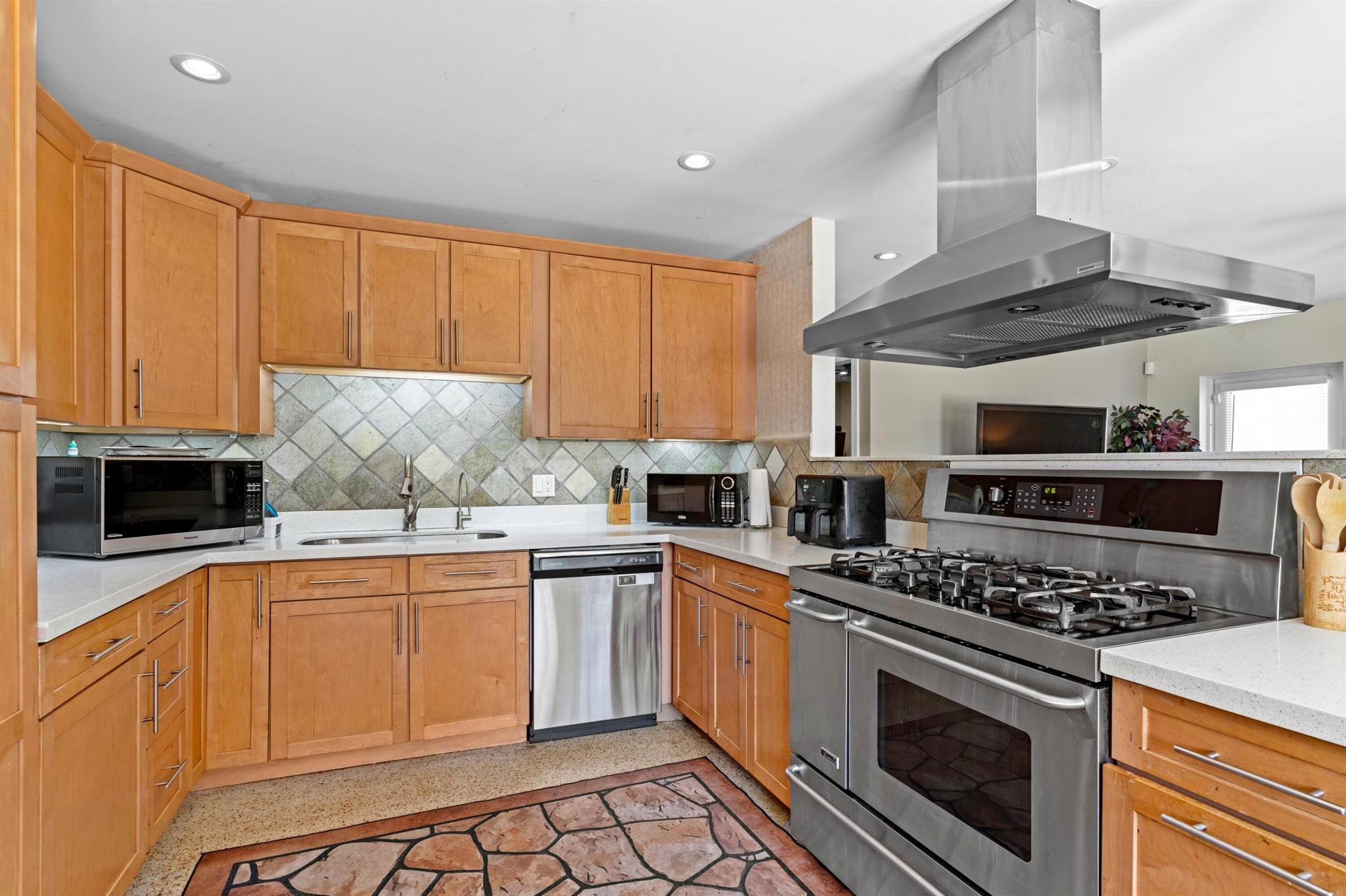 LAUDERDALE PARK 6-33 1/2 - Residential