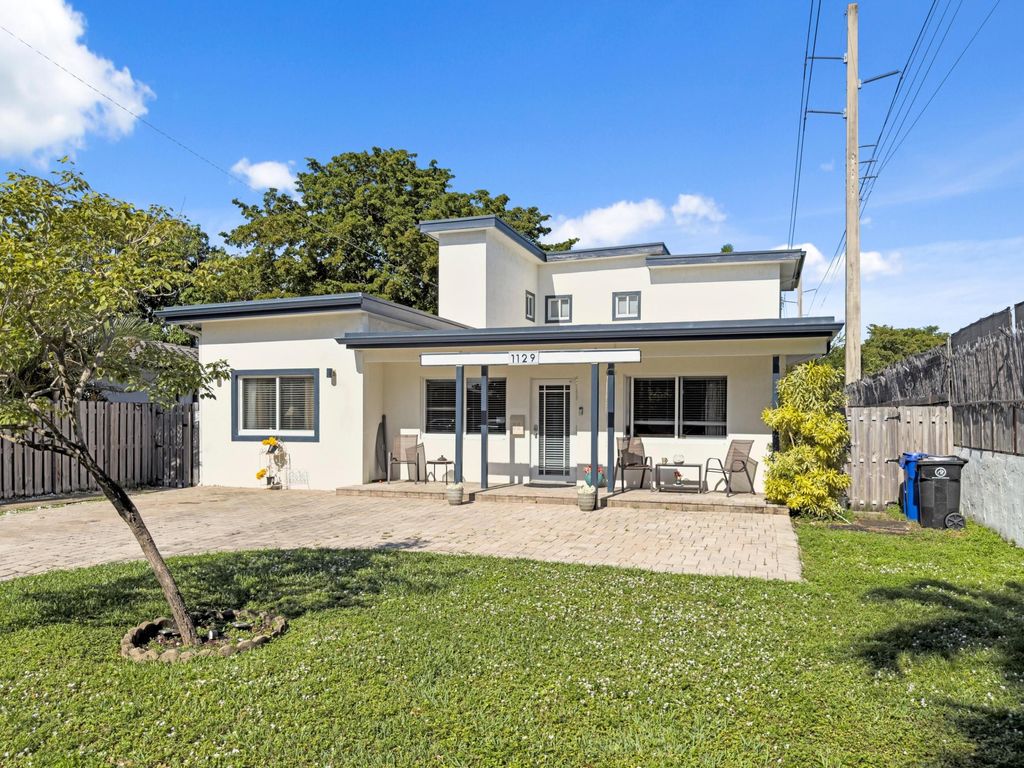 Photo of 1129 NE 16th Street, Fort Lauderdale, FL 33304 (MLS # R11147081)