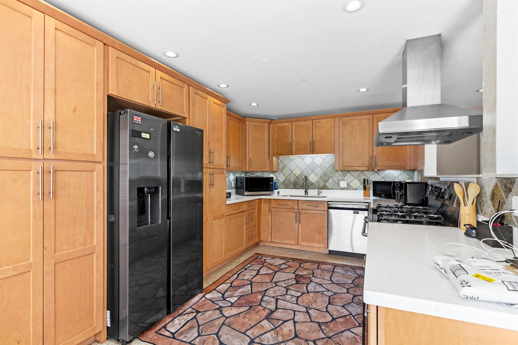 LAUDERDALE PARK 6-33 1/2 - Residential