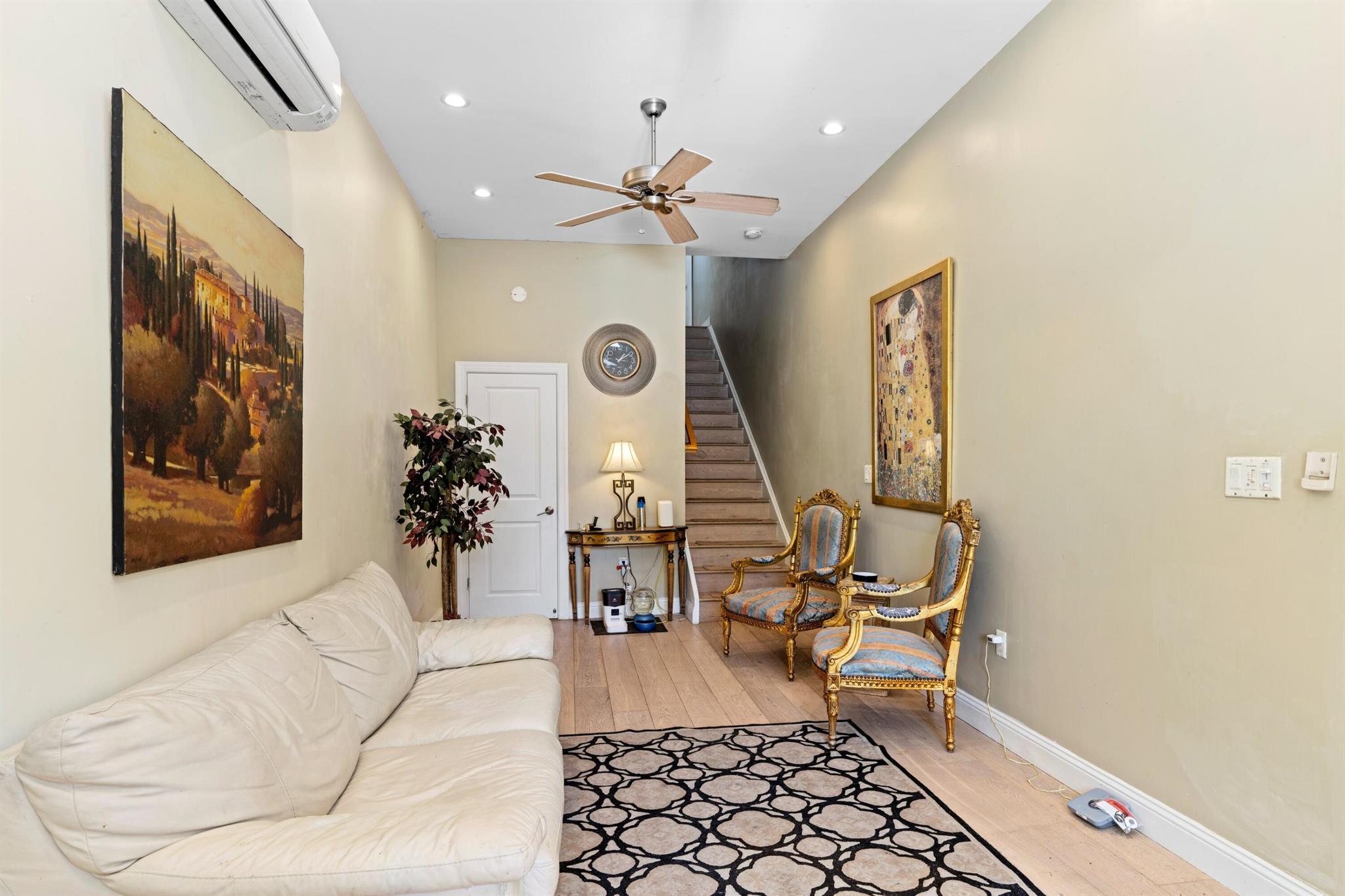 LAUDERDALE PARK 6-33 1/2 - Residential