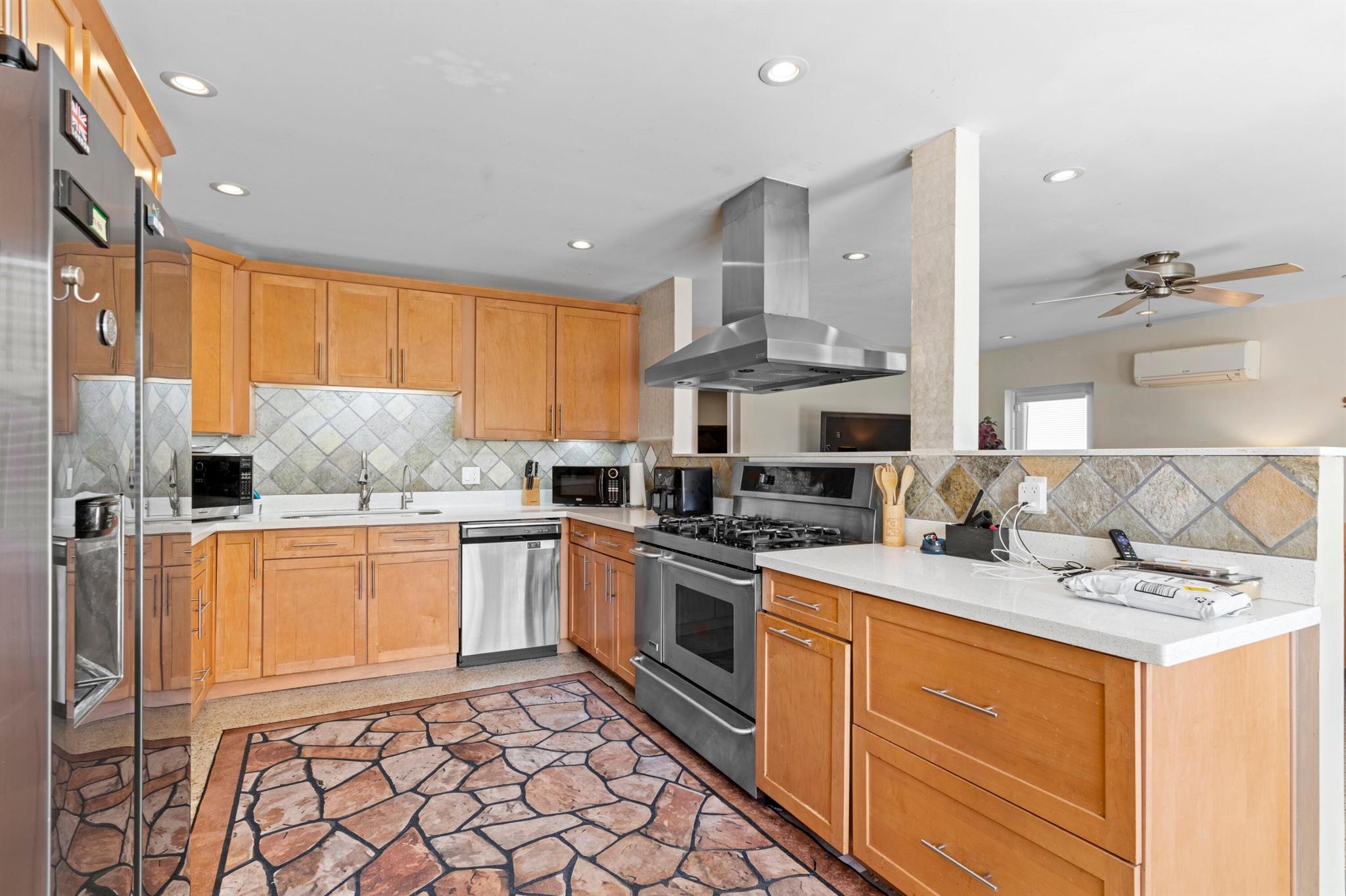 LAUDERDALE PARK 6-33 1/2 - Residential