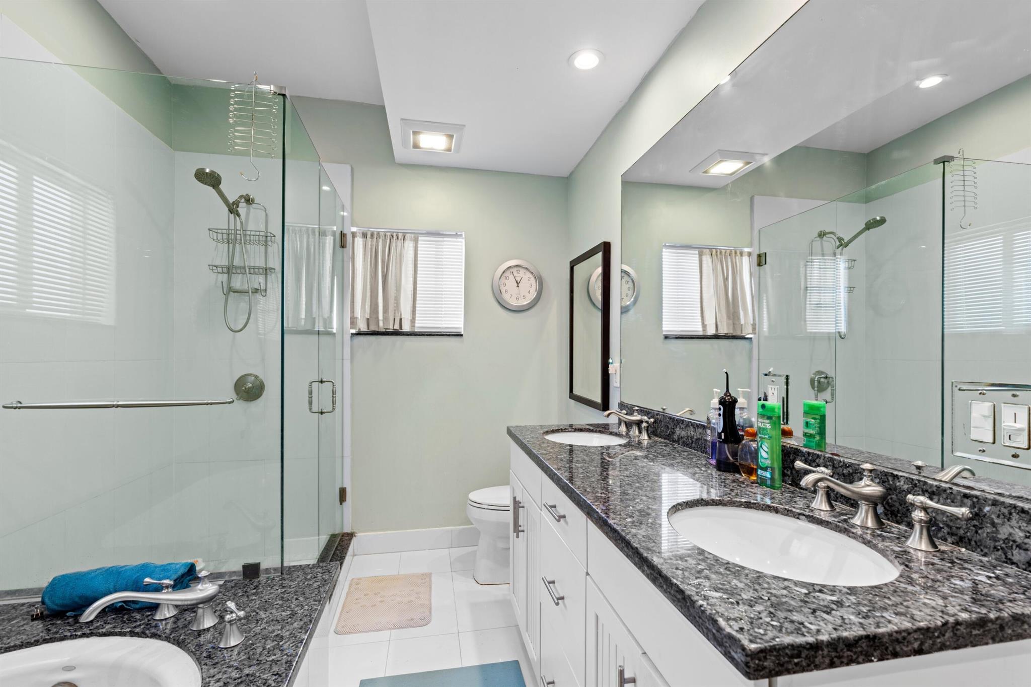 LAUDERDALE PARK 6-33 1/2 - Residential