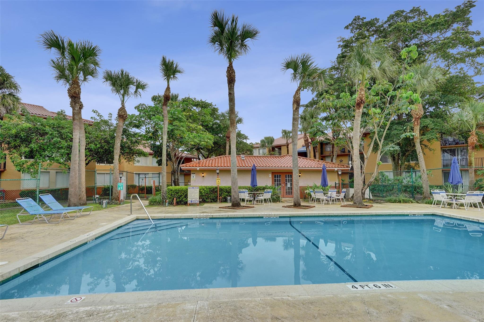 Lakes Of Jacaranda Condo - Residential Lease