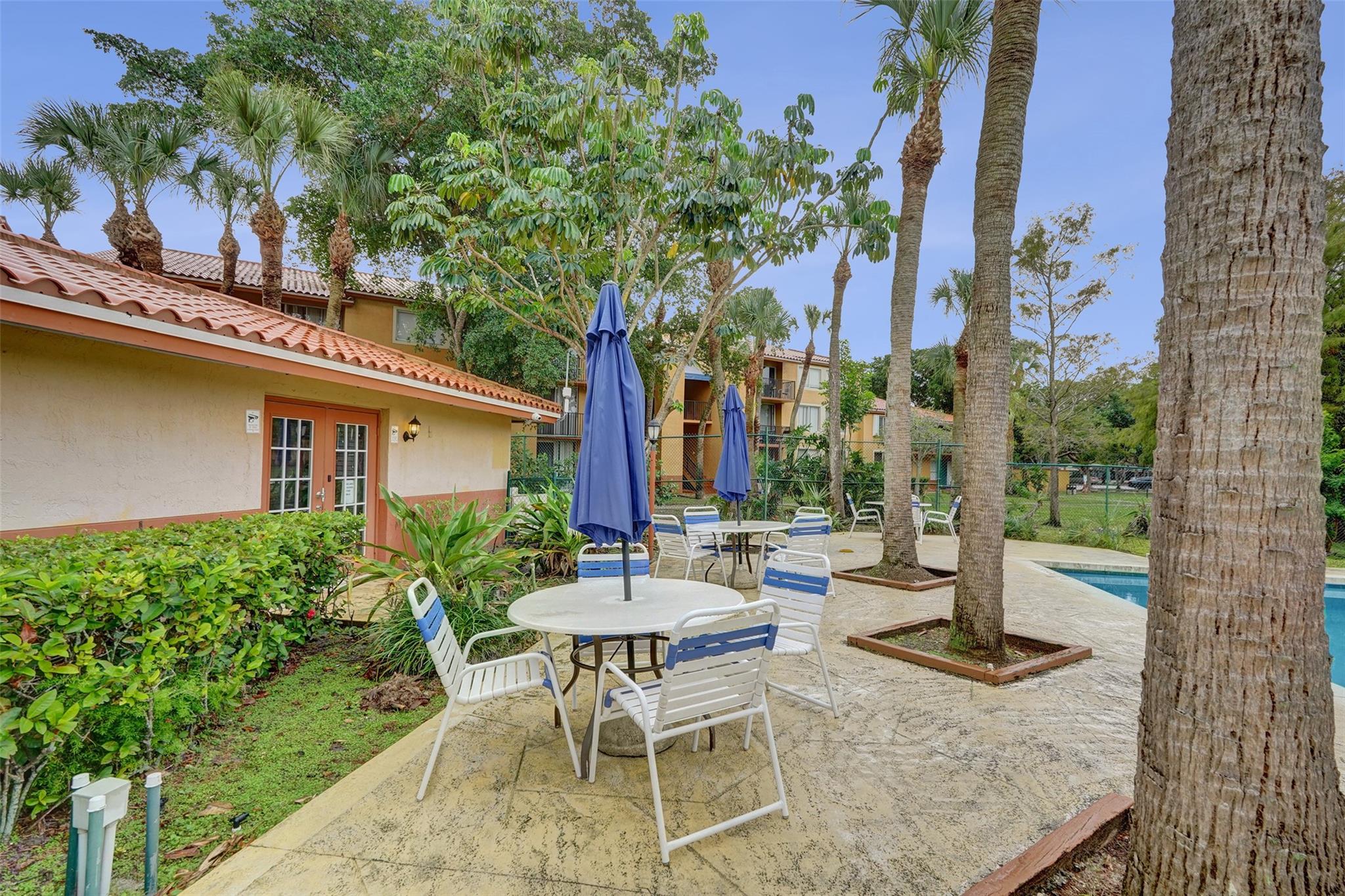 Lakes Of Jacaranda Condo - Residential Lease