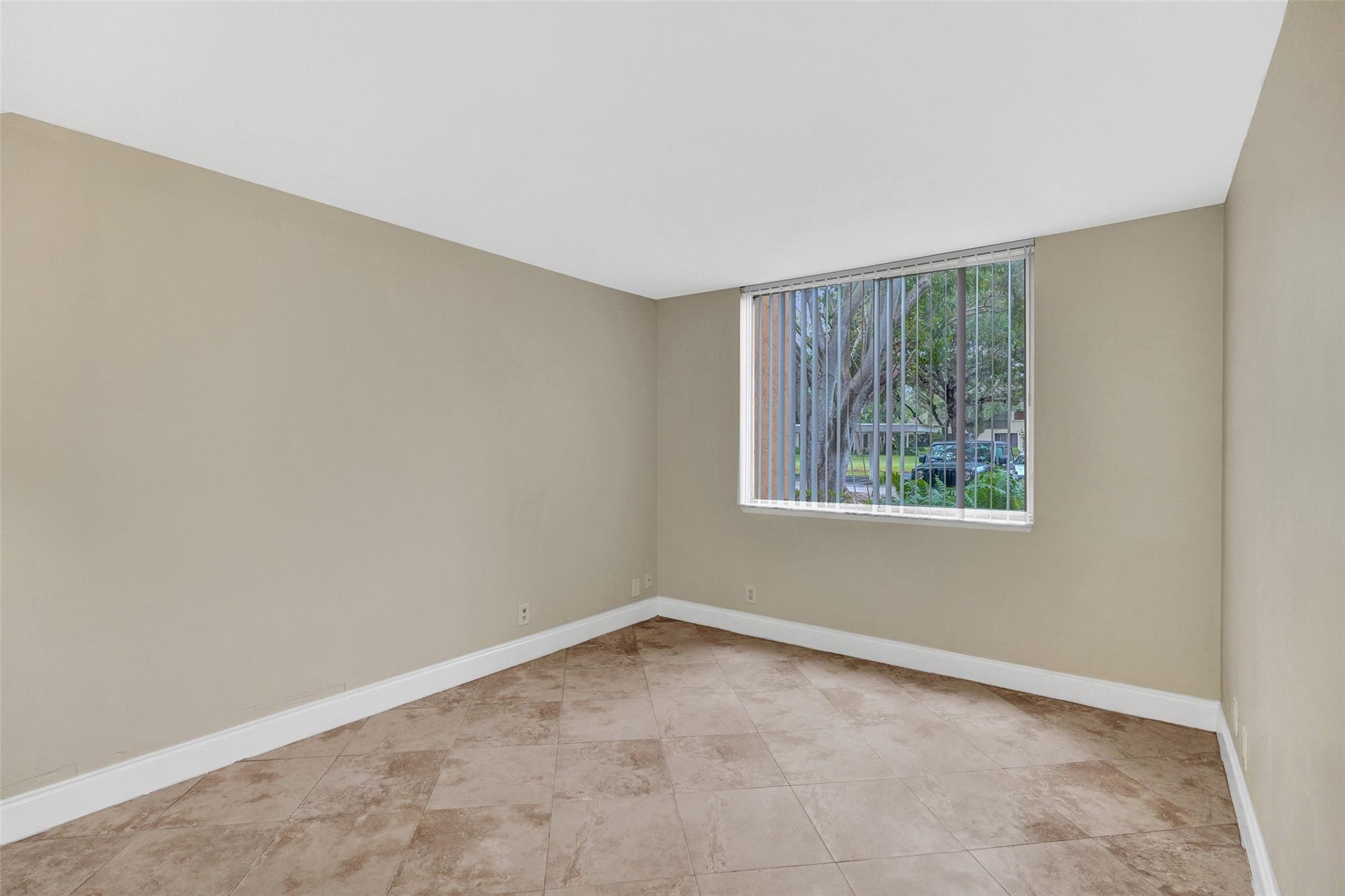 Lakes Of Jacaranda Condo - Residential Lease