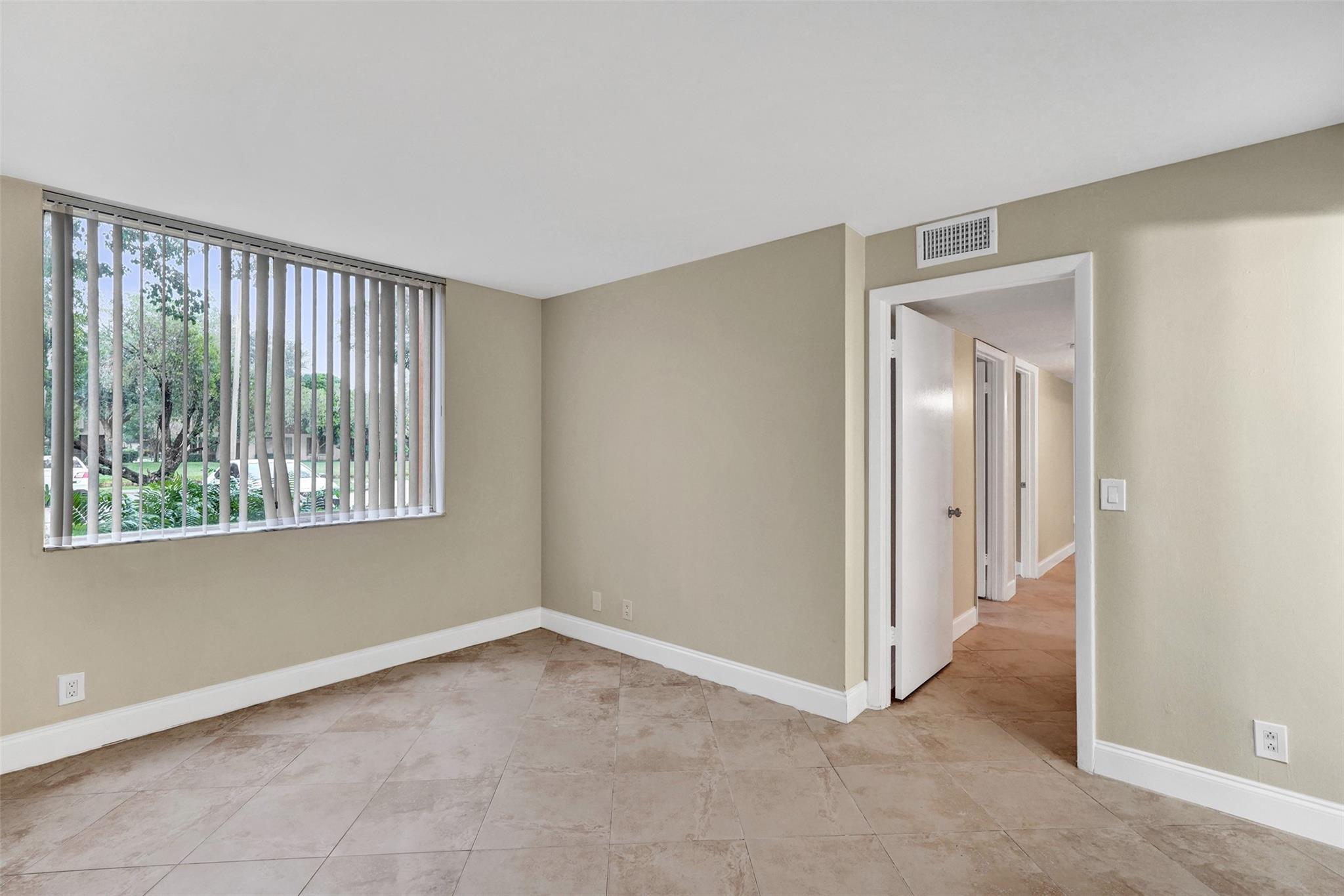 Lakes Of Jacaranda Condo - Residential Lease