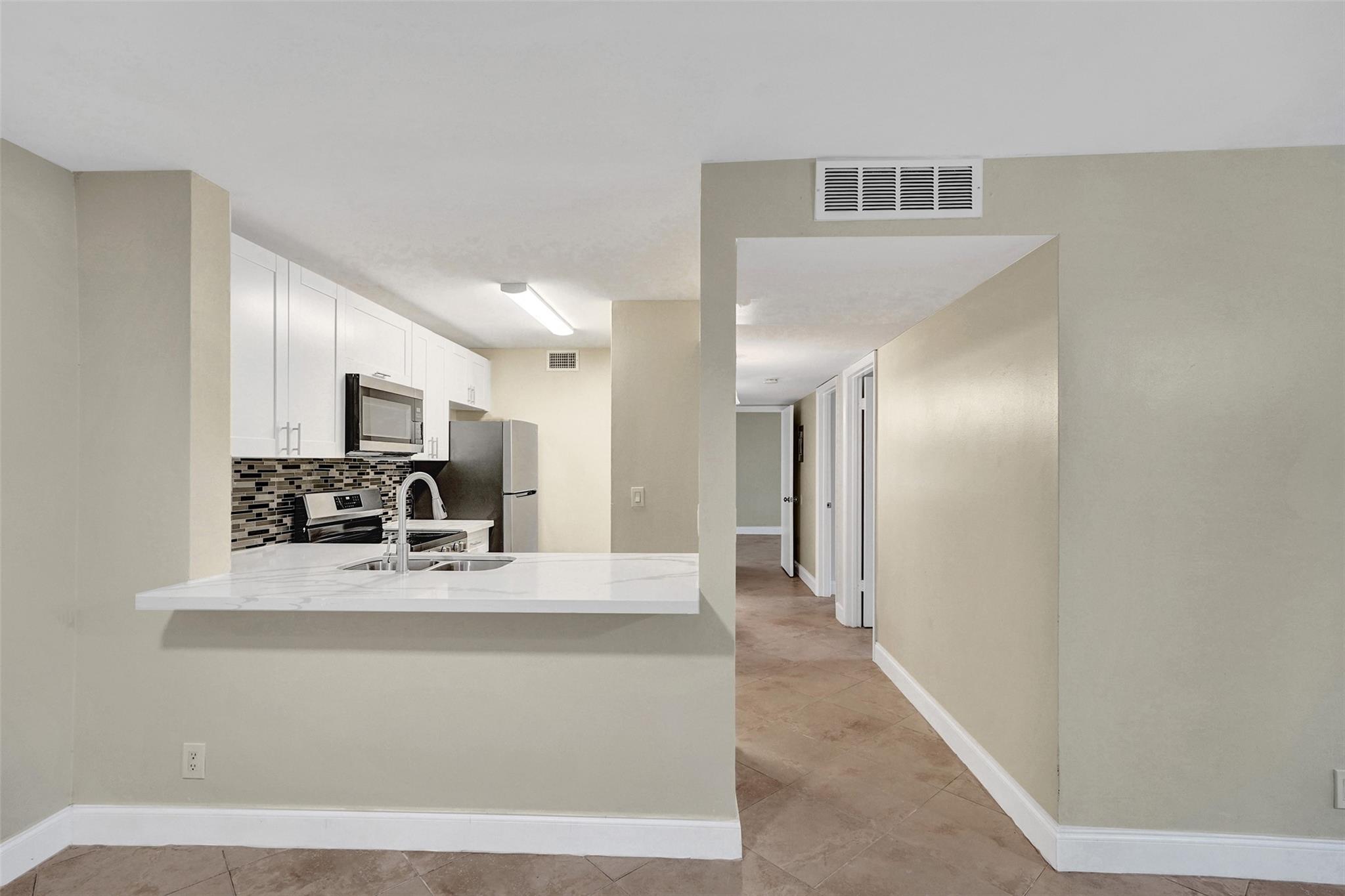 Lakes Of Jacaranda Condo - Residential Lease