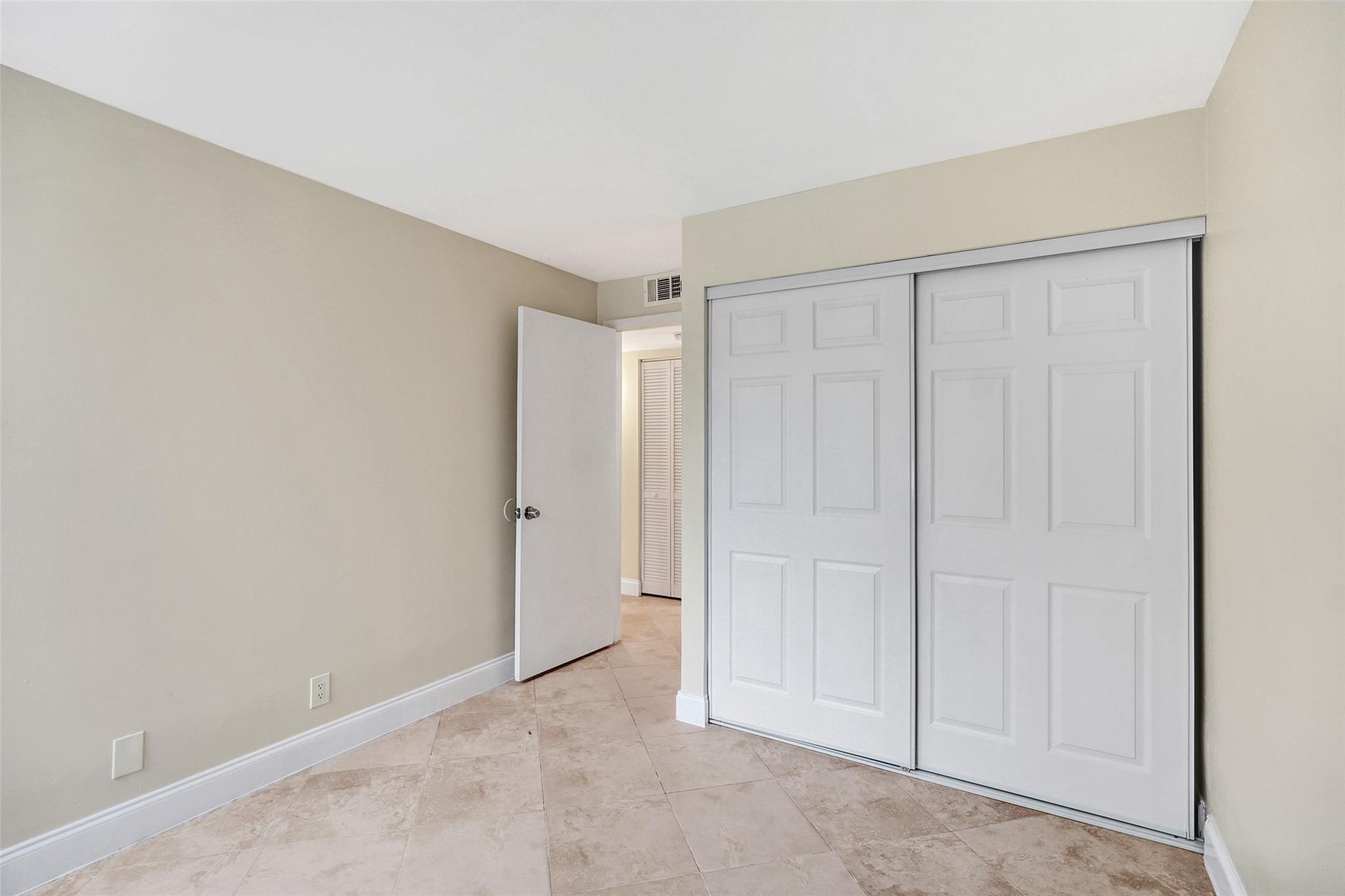 Lakes Of Jacaranda Condo - Residential Lease