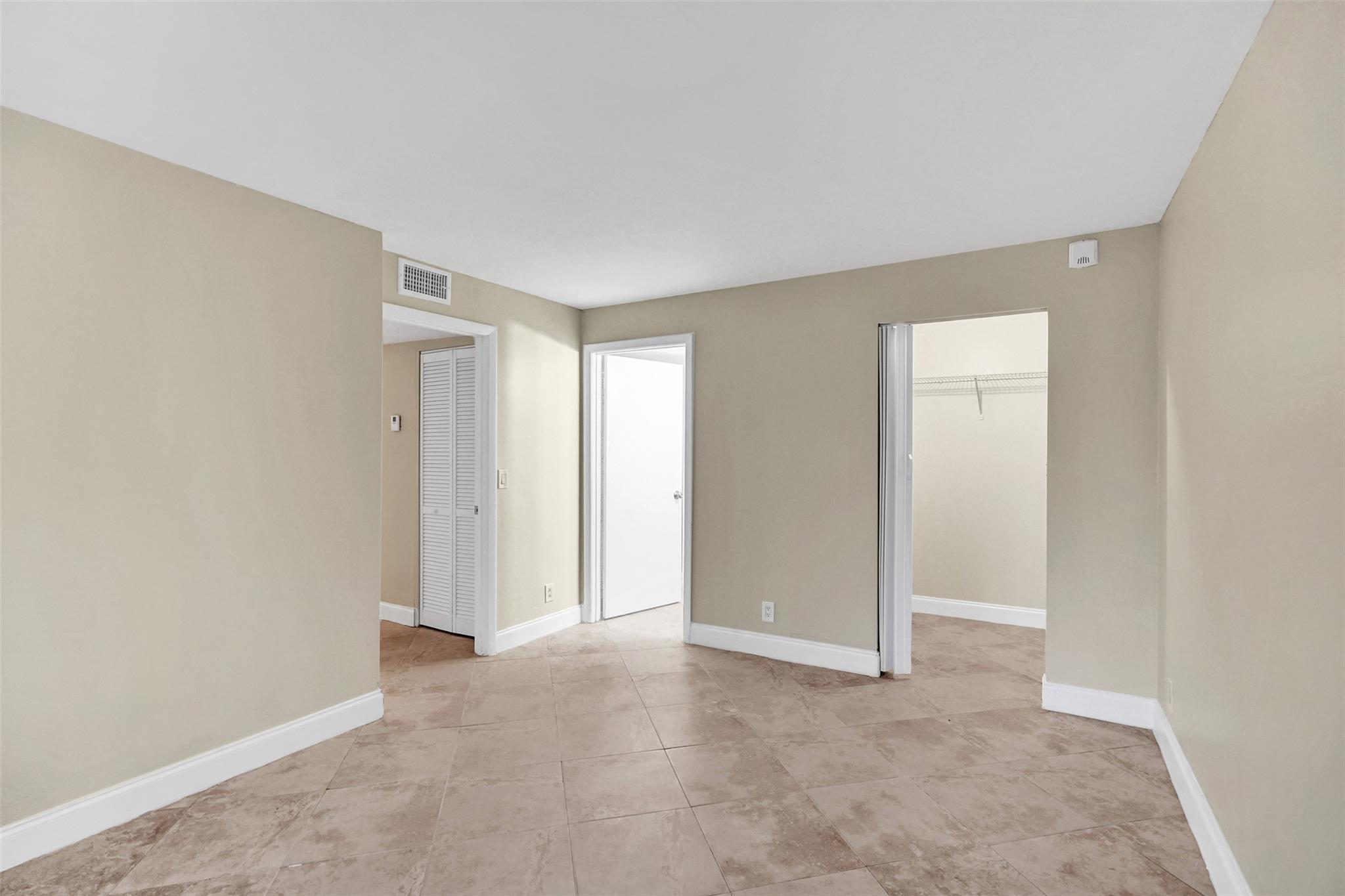 Lakes Of Jacaranda Condo - Residential Lease