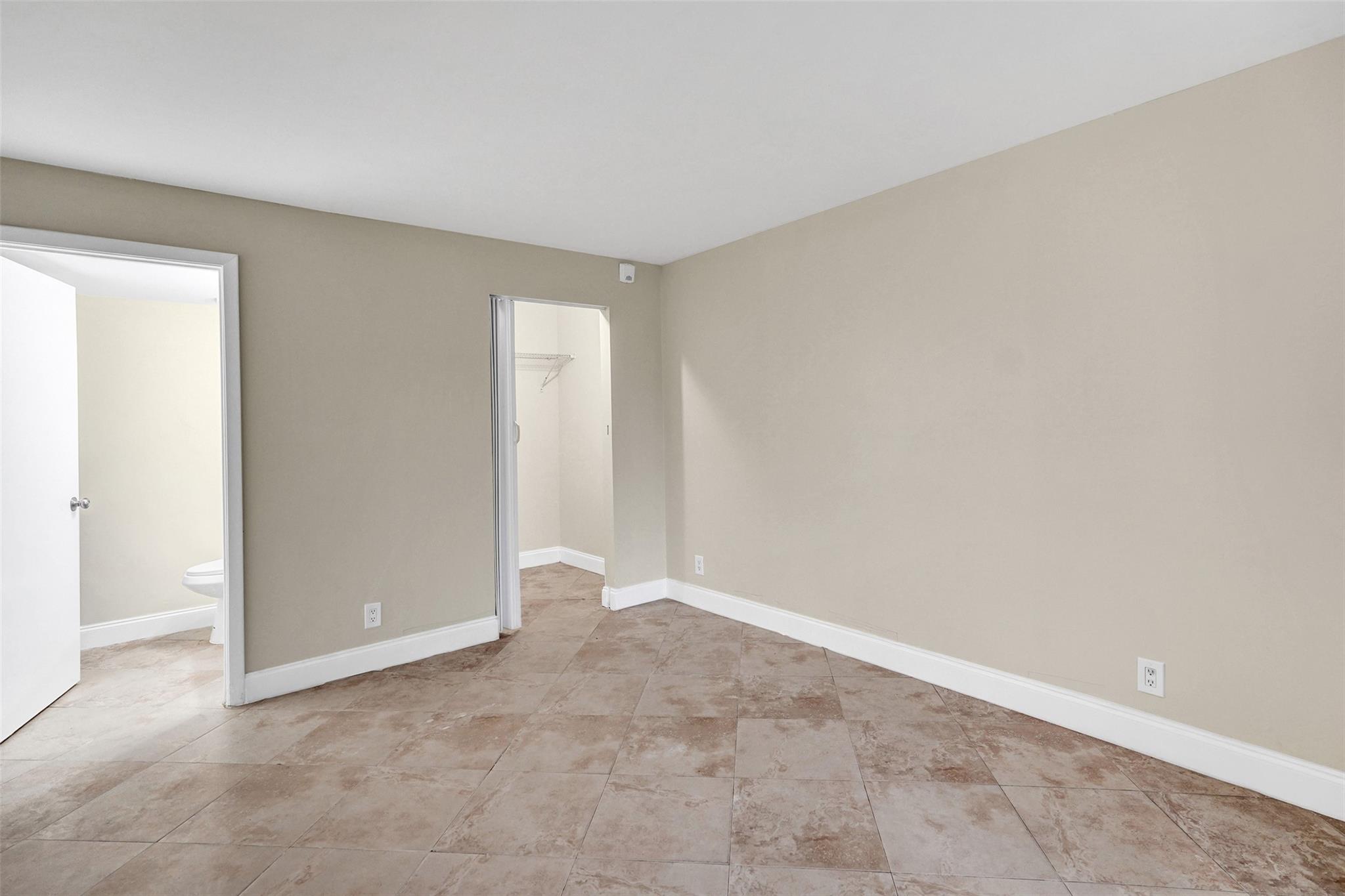 Lakes Of Jacaranda Condo - Residential Lease