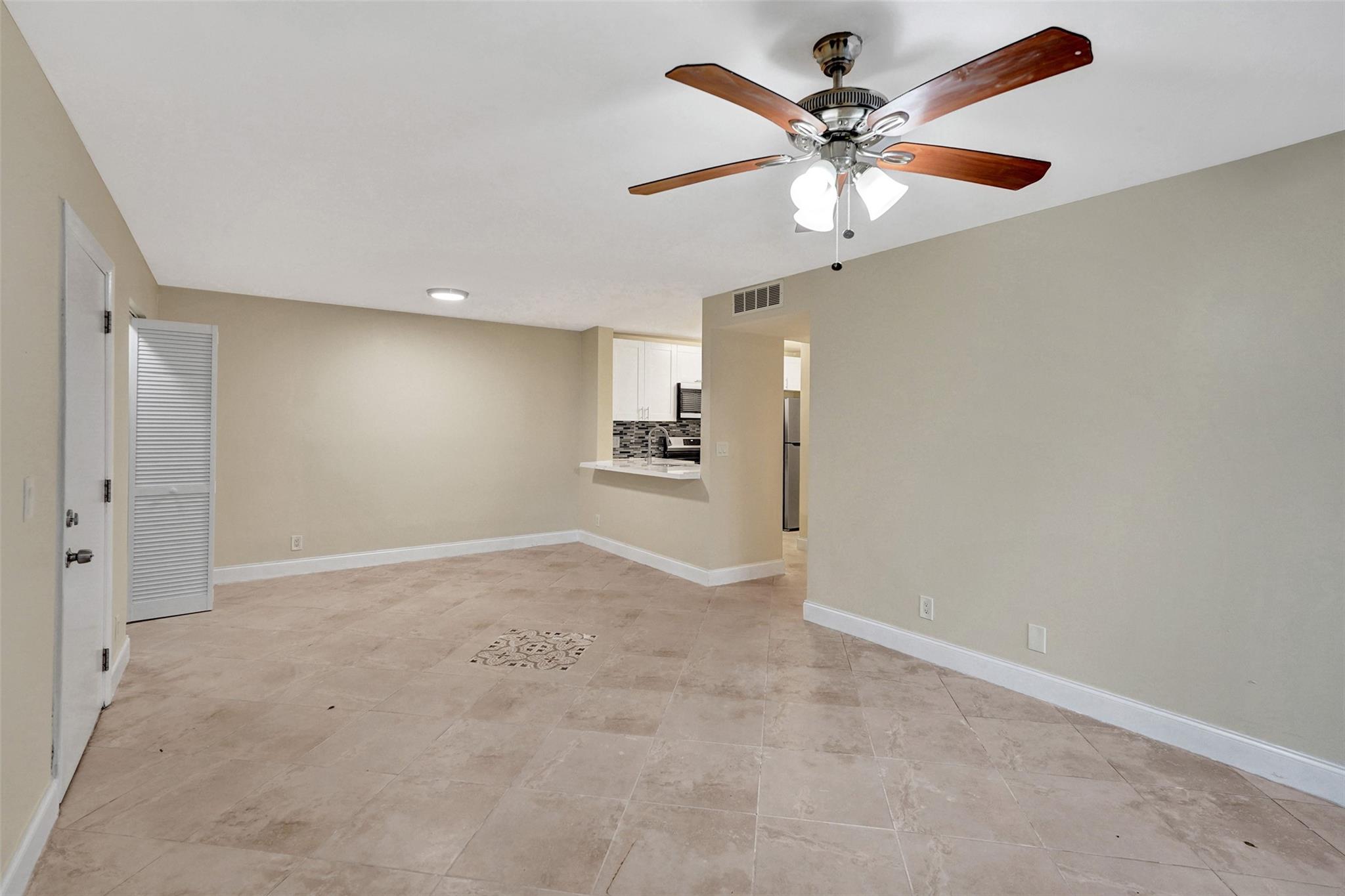 Lakes Of Jacaranda Condo - Residential Lease