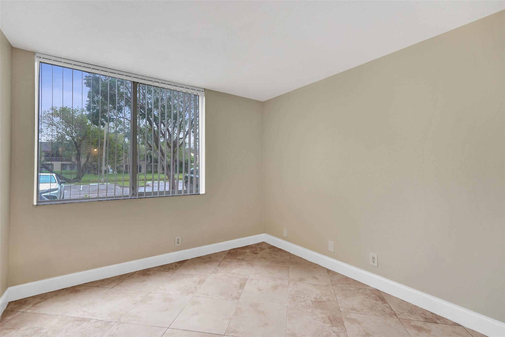 Lakes Of Jacaranda Condo - Residential Lease