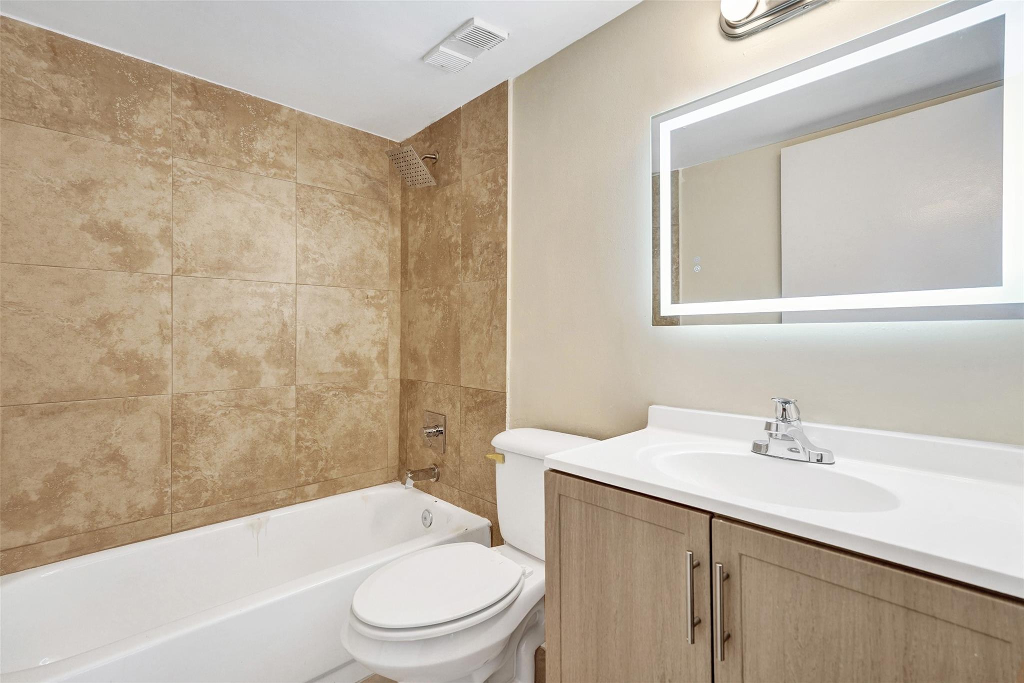 Lakes Of Jacaranda Condo - Residential Lease