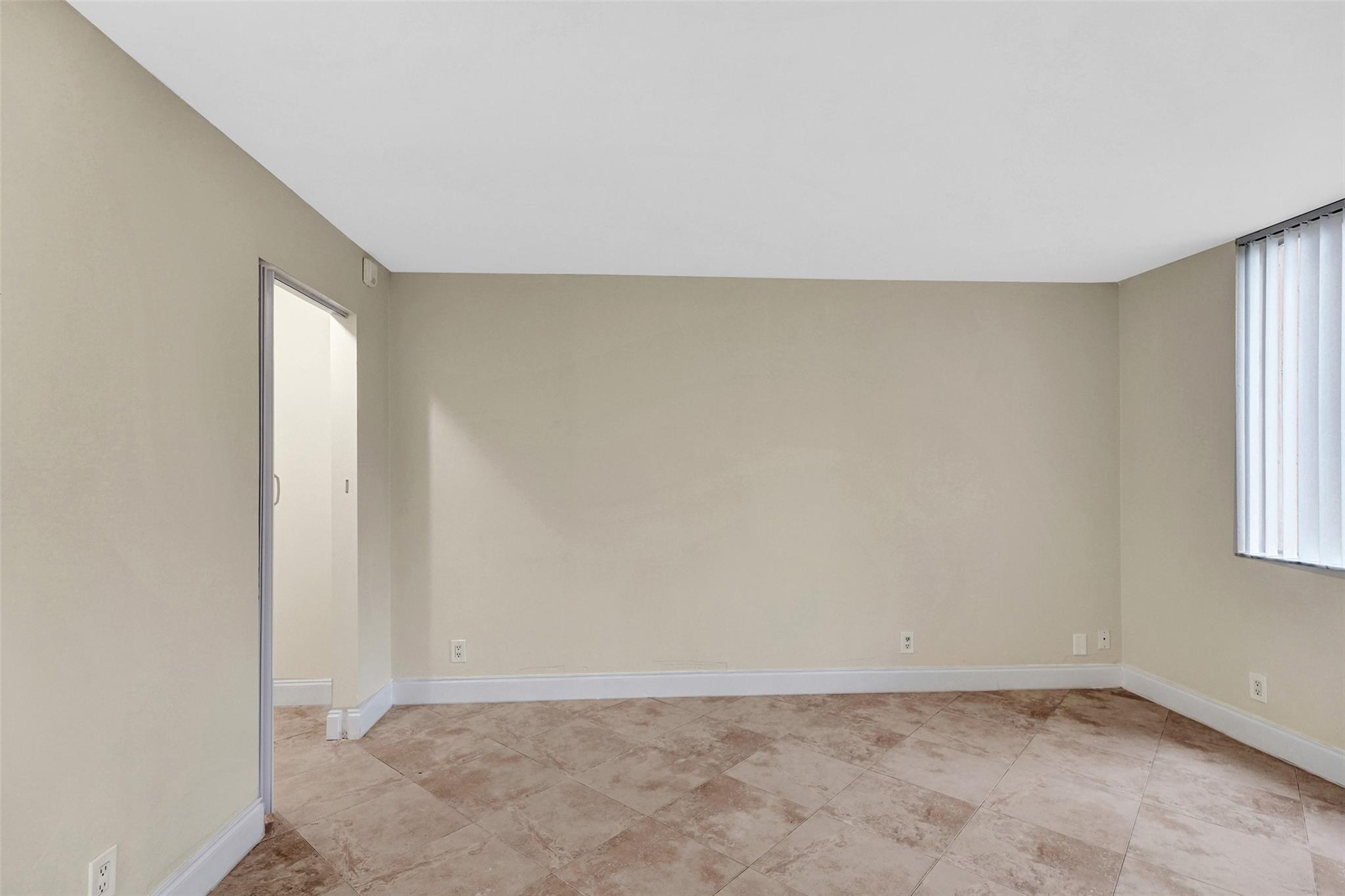 Lakes Of Jacaranda Condo - Residential Lease