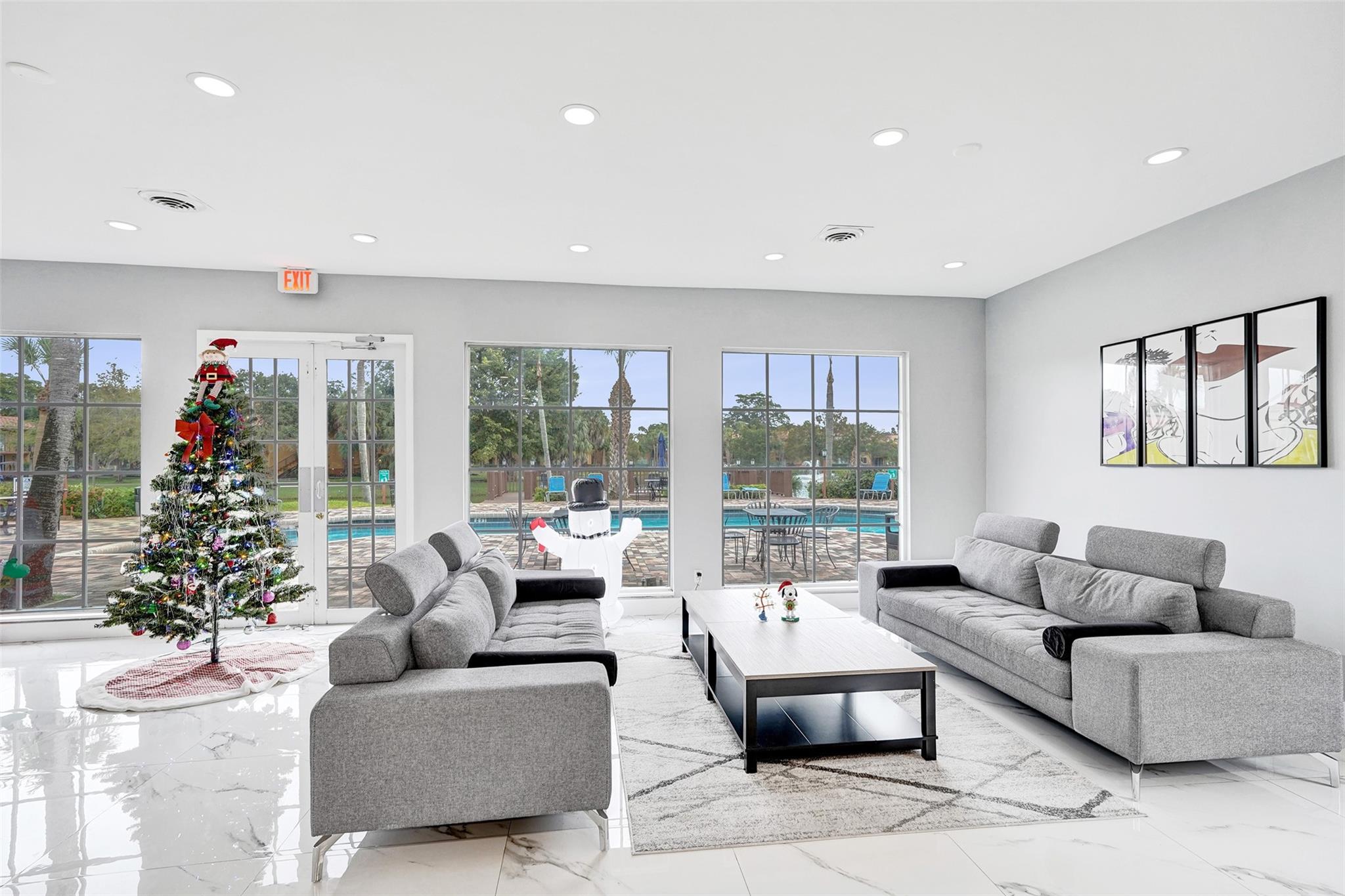 Lakes Of Jacaranda Condo - Residential Lease