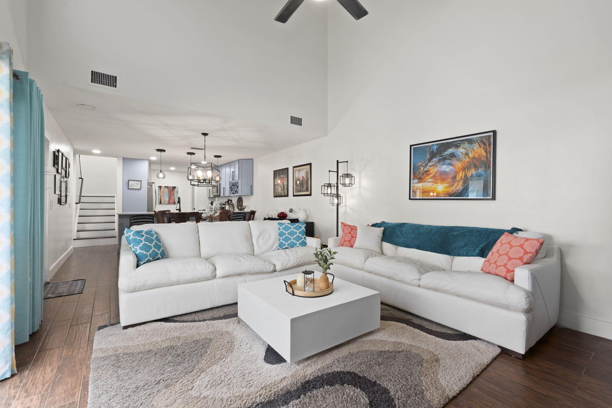 TARPON BAY VILLAS - Residential