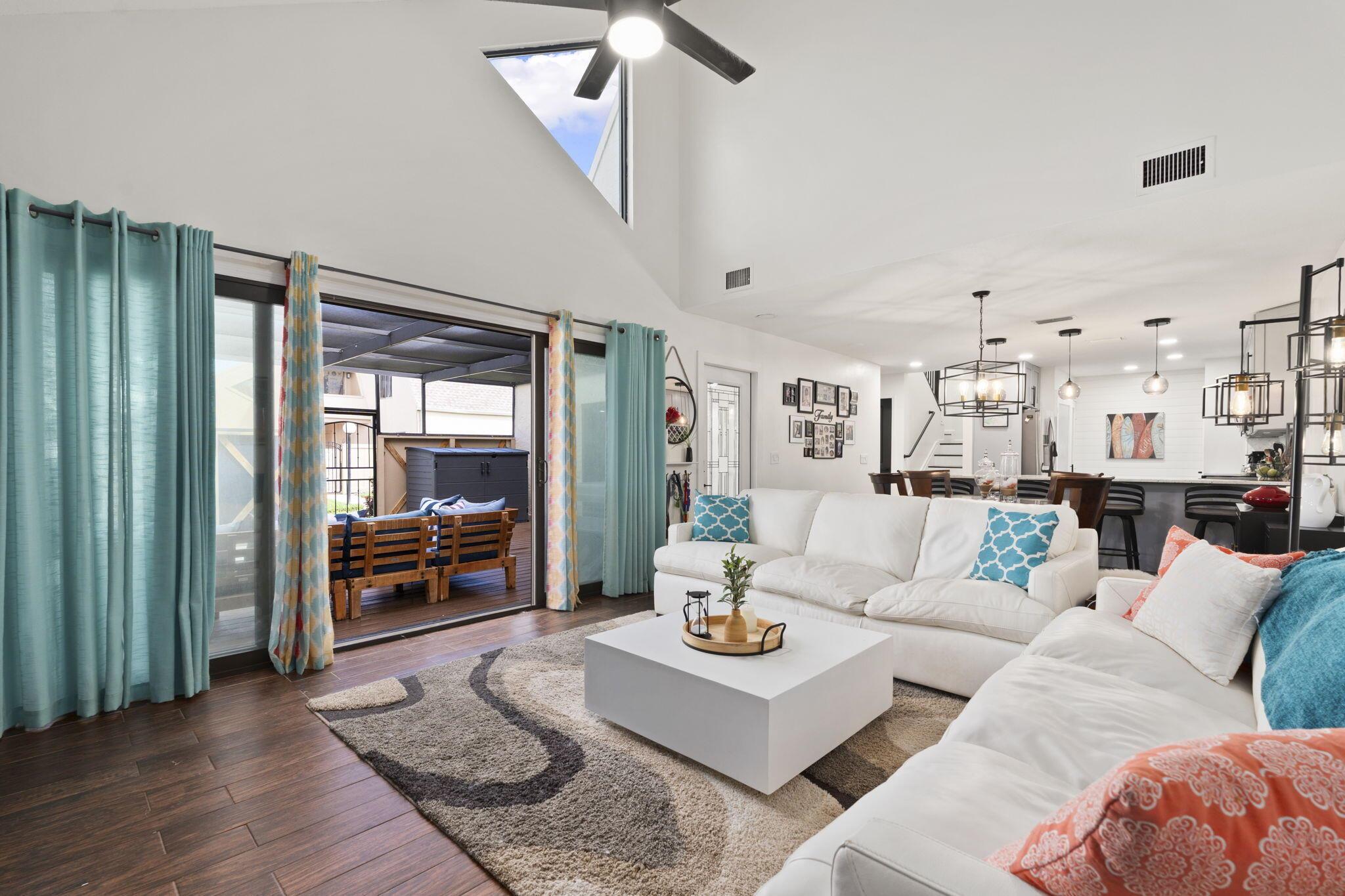 TARPON BAY VILLAS - Residential