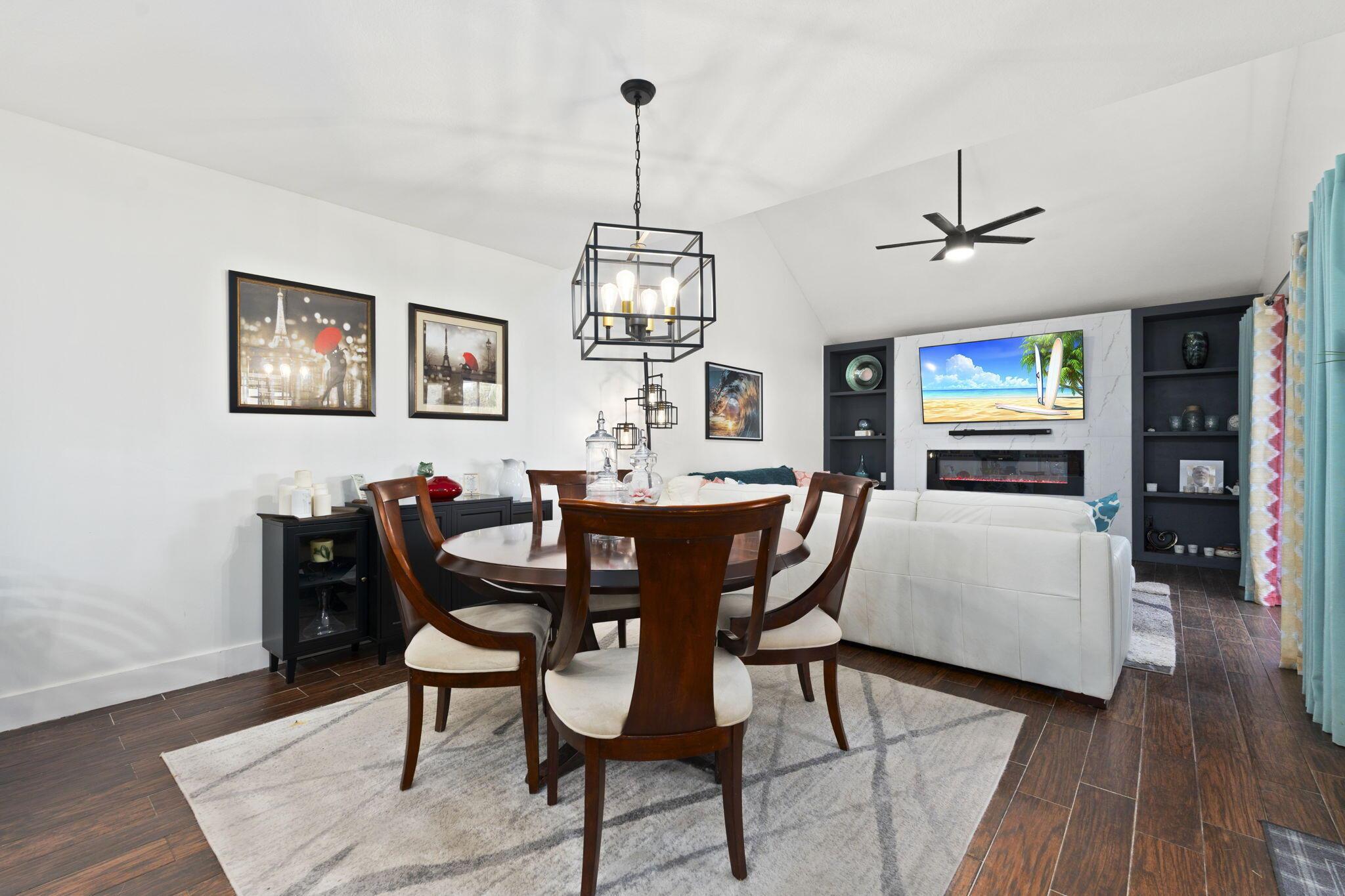 TARPON BAY VILLAS - Residential