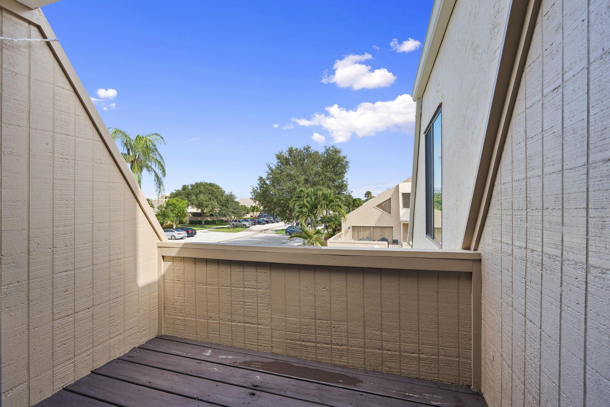 TARPON BAY VILLAS - Residential