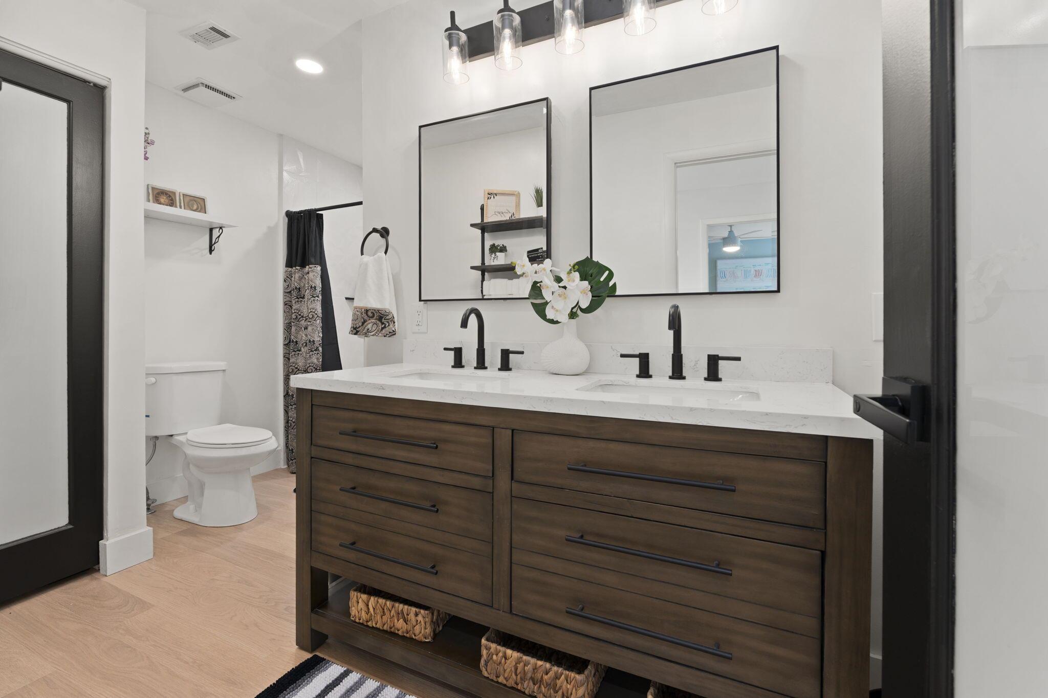 TARPON BAY VILLAS - Residential