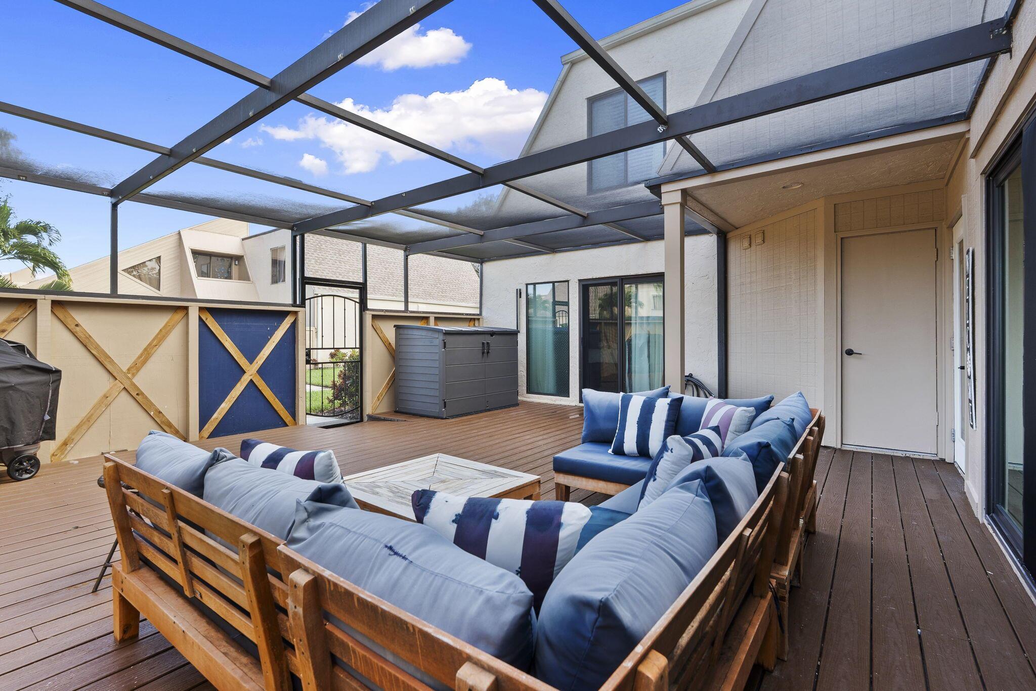 TARPON BAY VILLAS - Residential