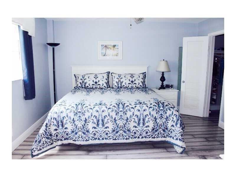 HILLSBORO COLONNADE CONDO - Residential Lease