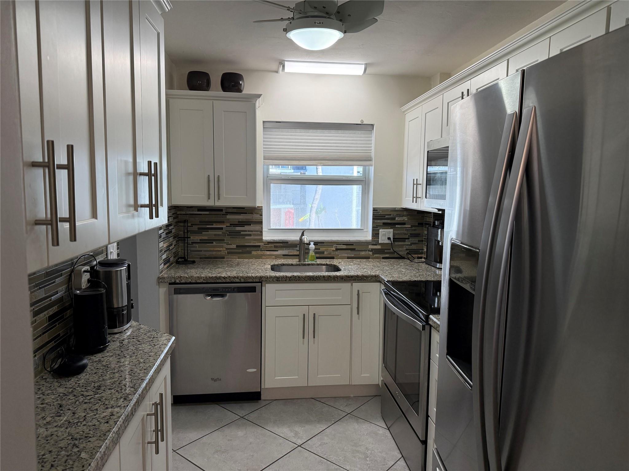 HILLSBORO COLONNADE CONDO - Residential Lease