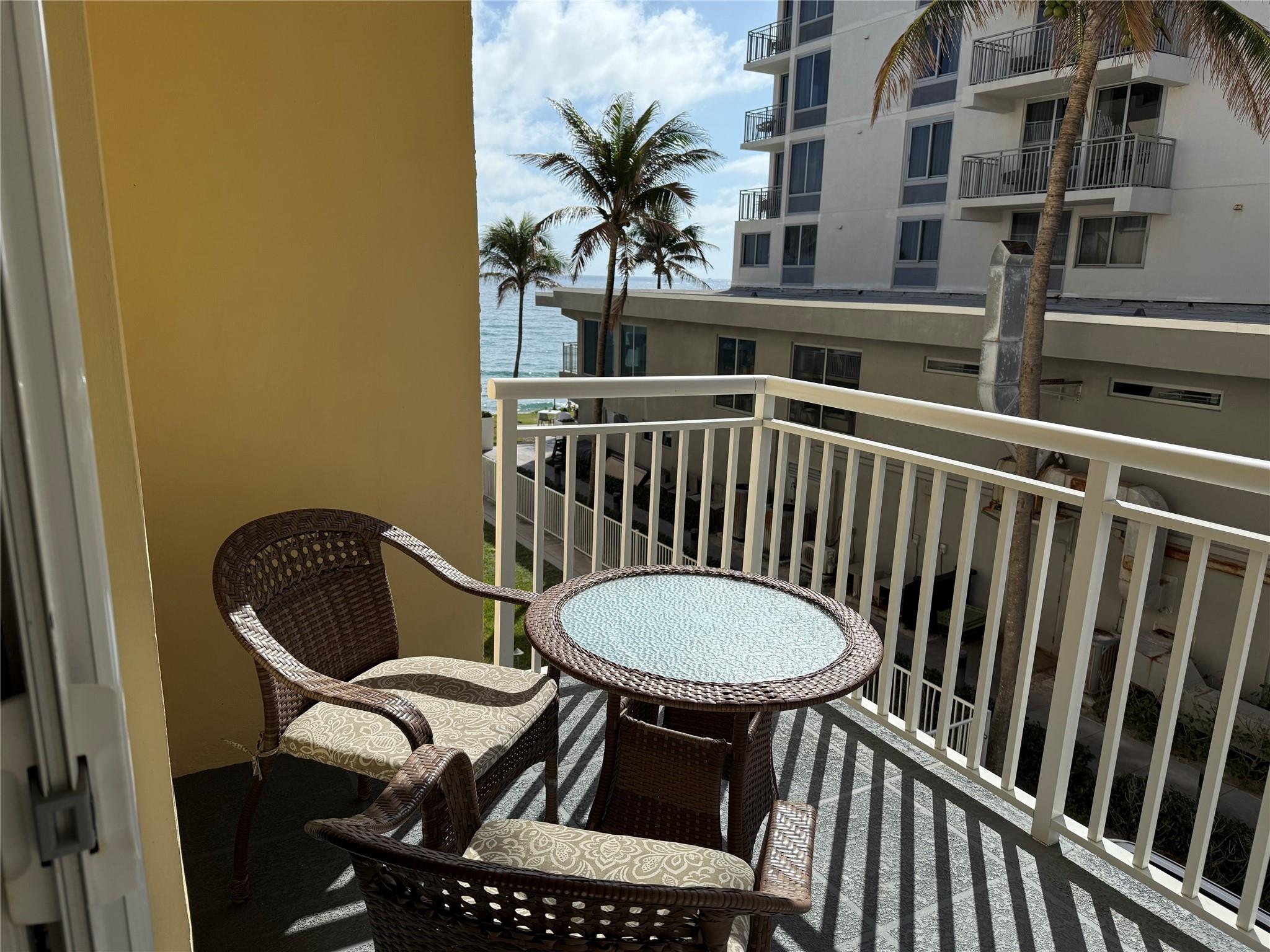 HILLSBORO COLONNADE CONDO - Residential Lease