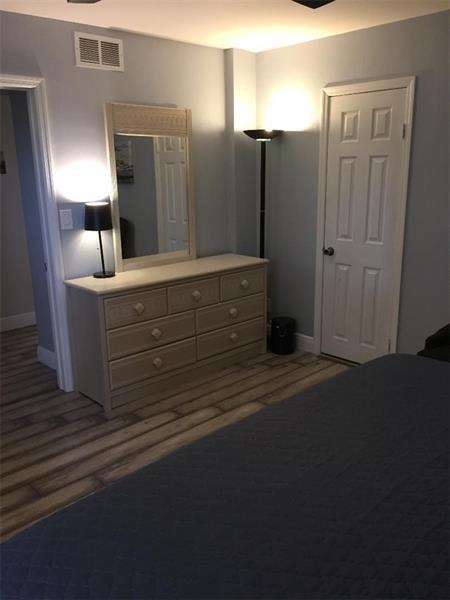 HILLSBORO COLONNADE CONDO - Residential Lease