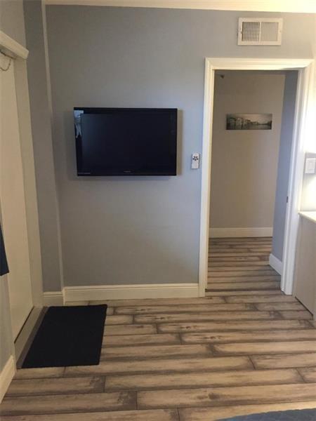HILLSBORO COLONNADE CONDO - Residential Lease