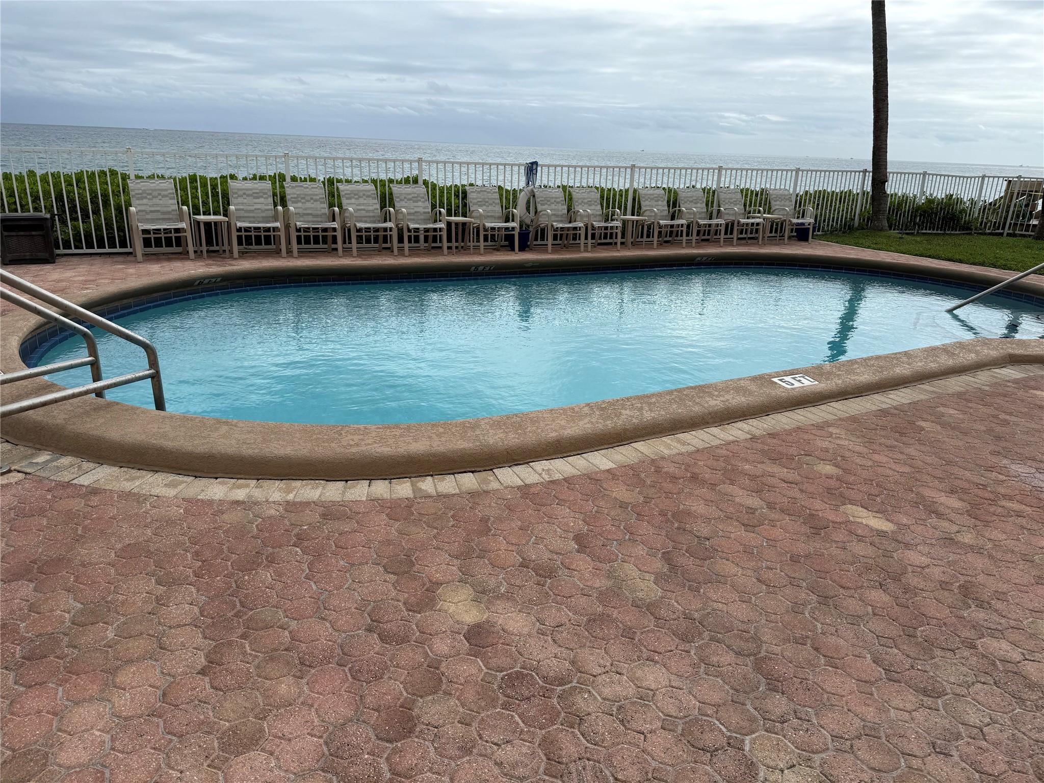 HILLSBORO COLONNADE CONDO - Residential Lease