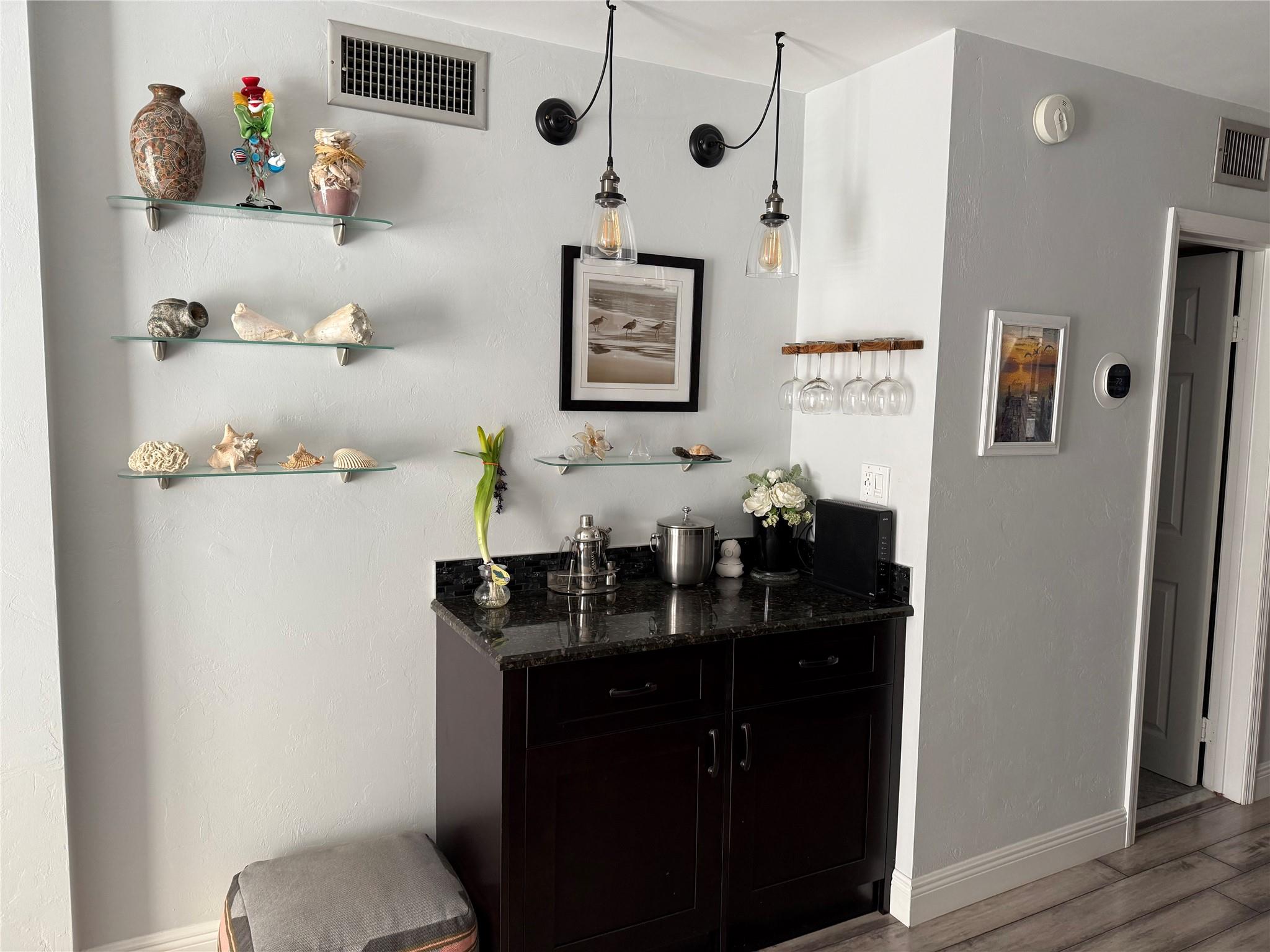 HILLSBORO COLONNADE CONDO - Residential Lease
