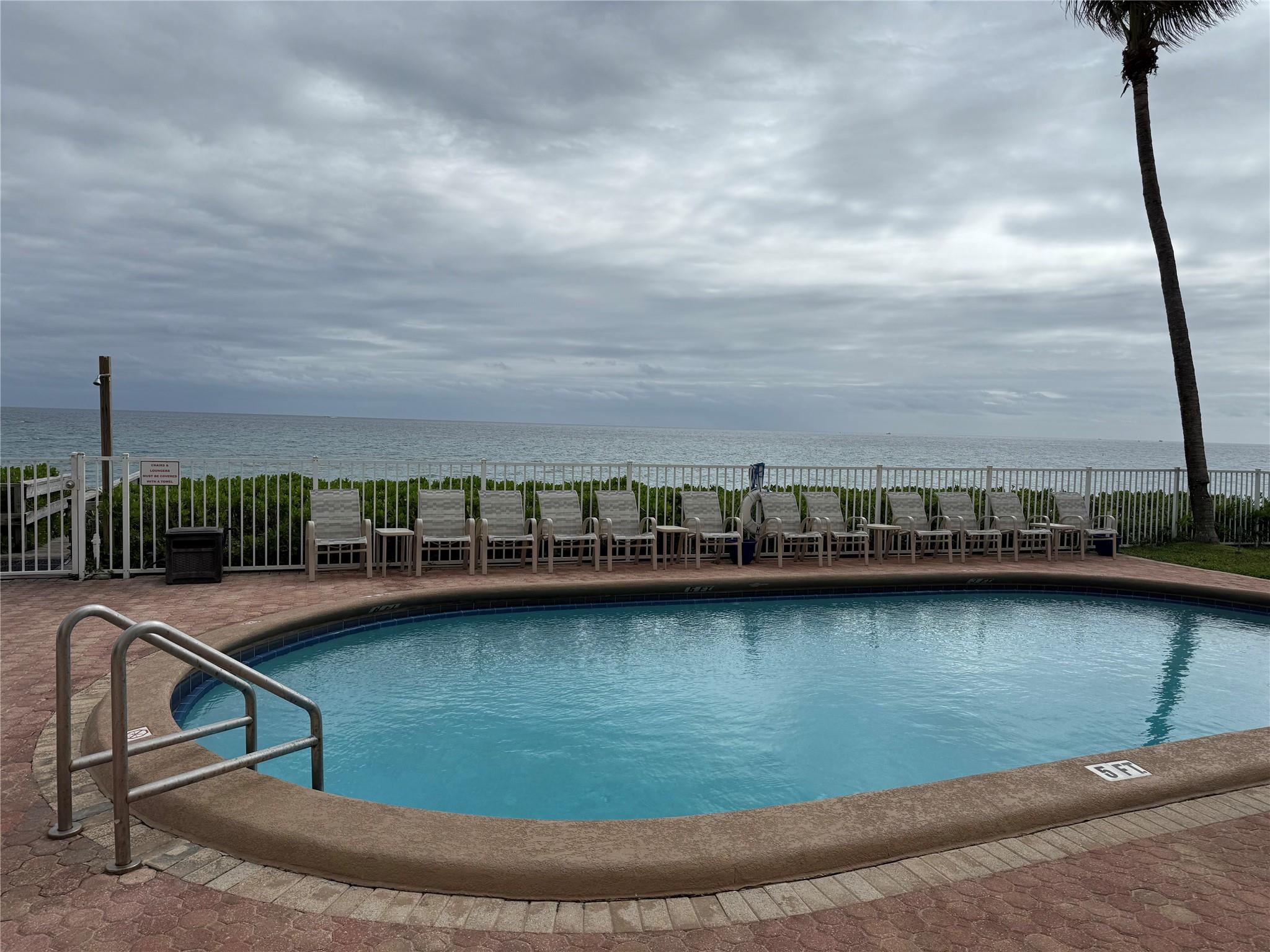 HILLSBORO COLONNADE CONDO - Residential Lease