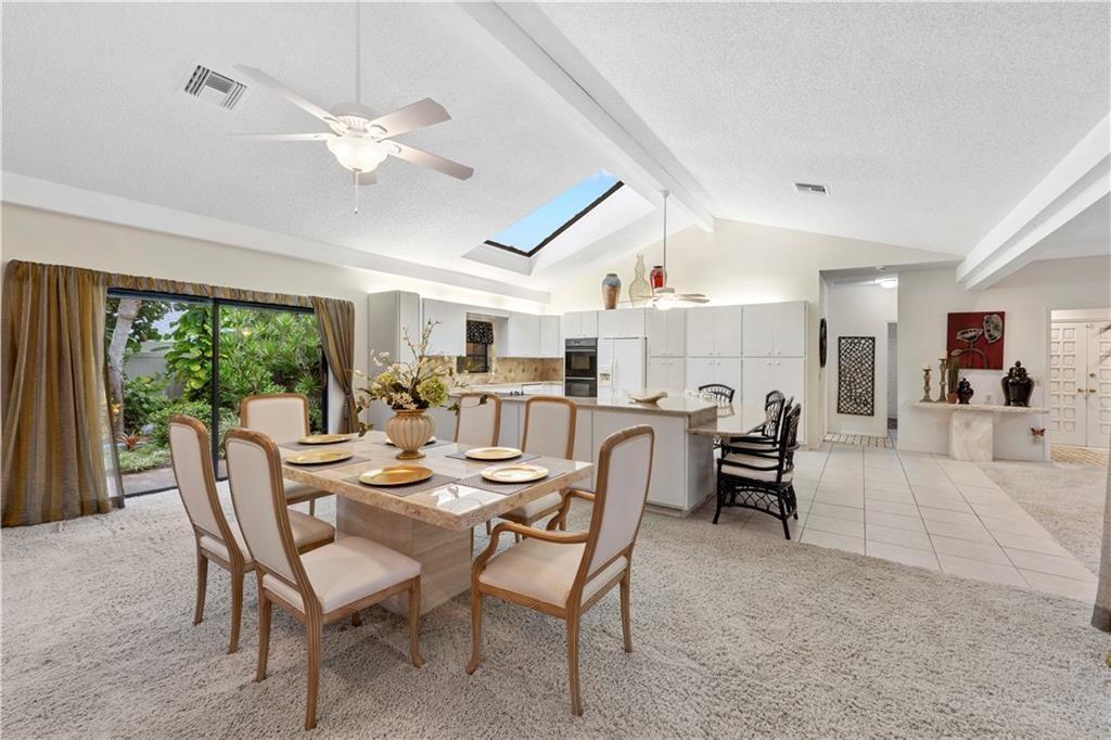 CASTAWAY COVE - Residential Lease