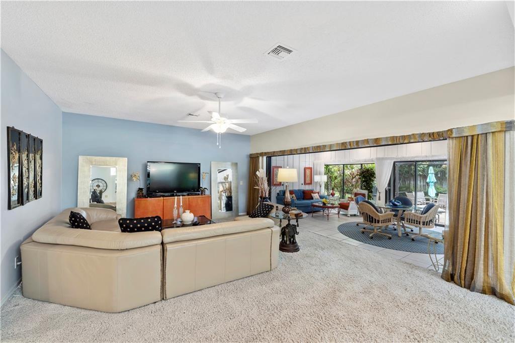 CASTAWAY COVE - Residential Lease