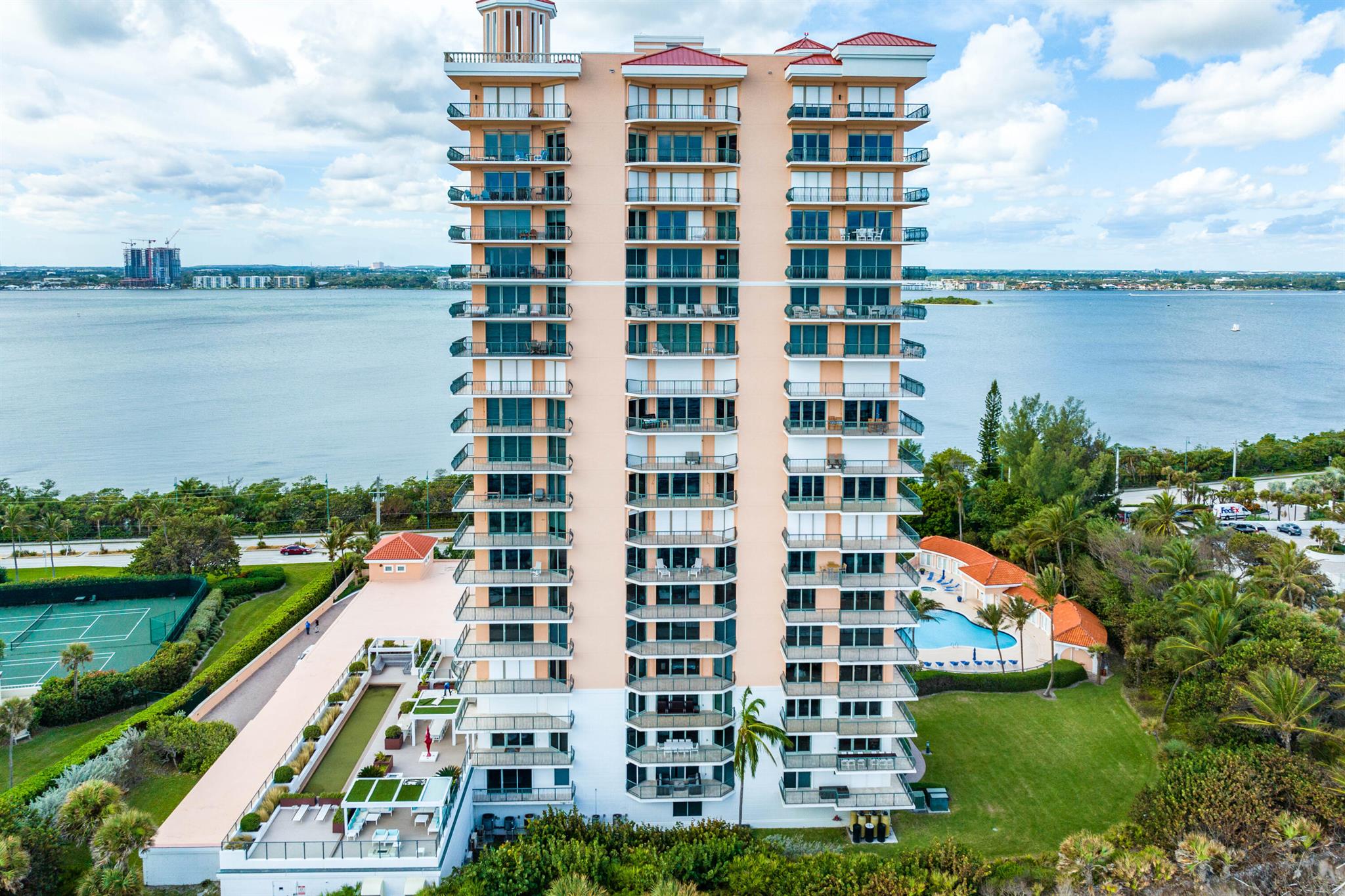 VIA DELFINO - Residential