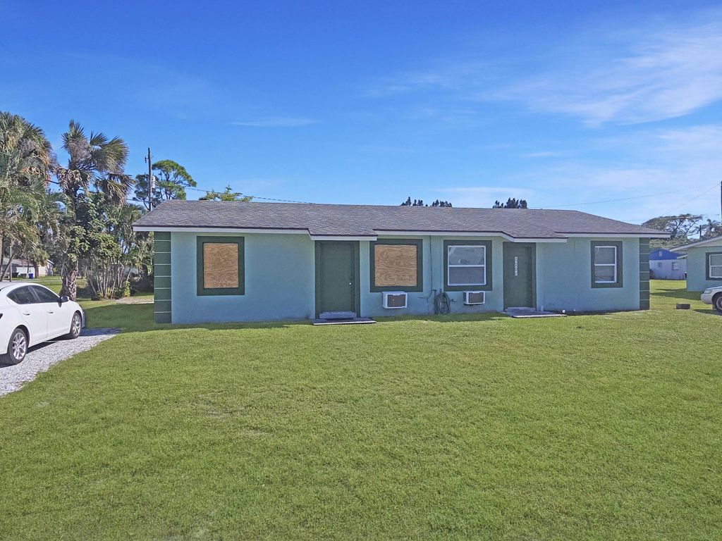 Photo of 8666 64th Court, Vero Beach, FL 32967 (MLS # R11150183)