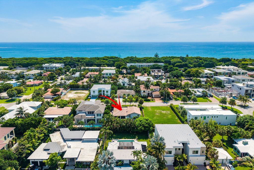 Photo of 299 NE Wavecrest Court, Boca Raton, FL 33432 (MLS # B26047075)