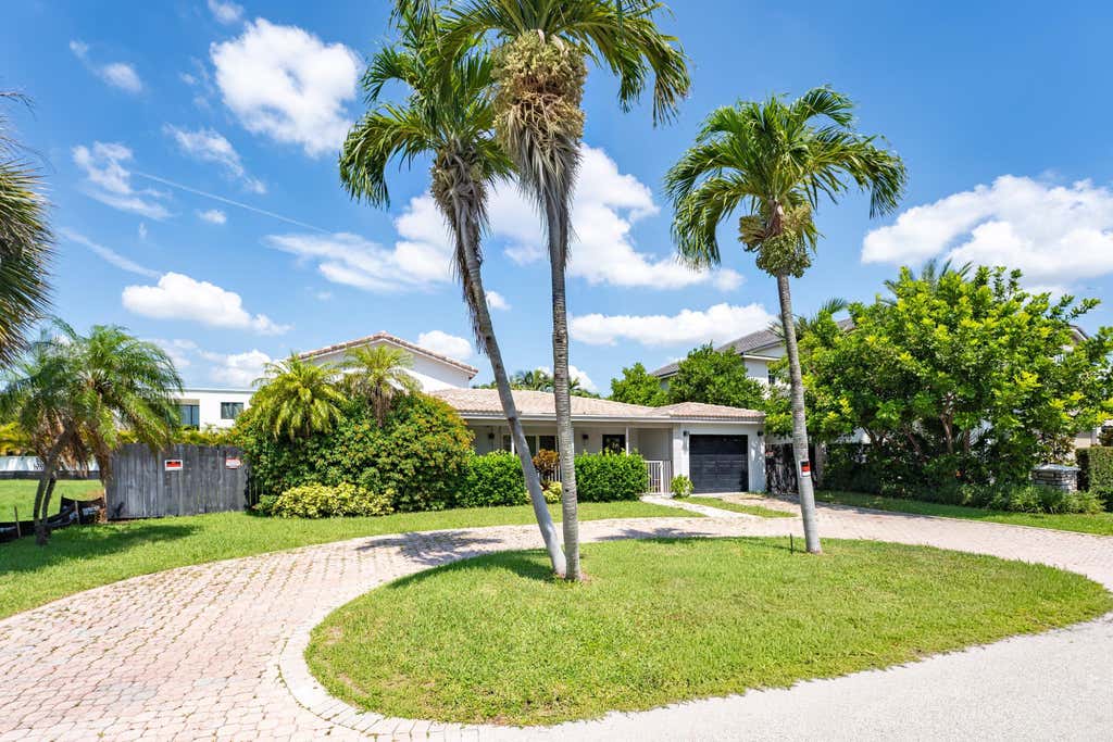 Photo of 299 NE Wavecrest Court, Boca Raton, FL 33432 (MLS # B26047075)