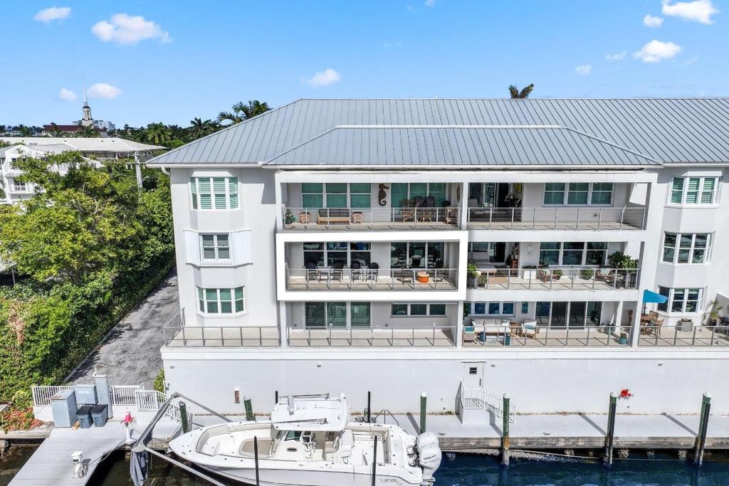 Photo of 100 Macfarlane Drive #3d, Delray Beach, FL 33483 (MLS # R11095909)