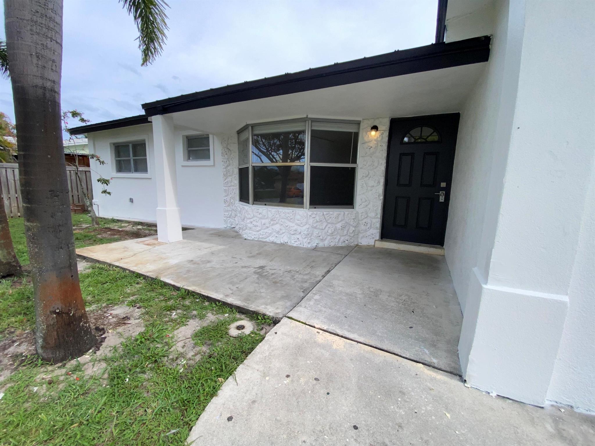 454 SW 2nd Avenue